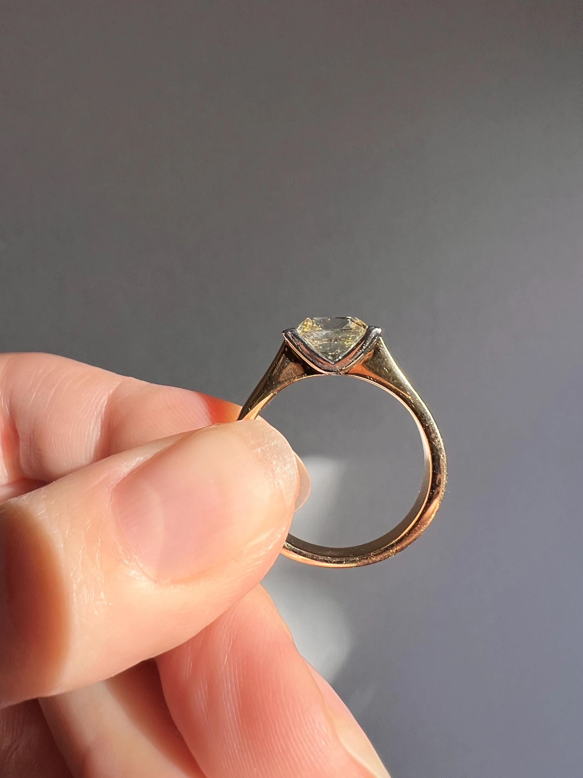 Pale Yellow VVS Eye Clean 1.18 Carat Cushion Cut DIAMOND Ring w/ CERT. French Vintage Solitaire 18k Gold Tension Bezel Engagement - Image 5