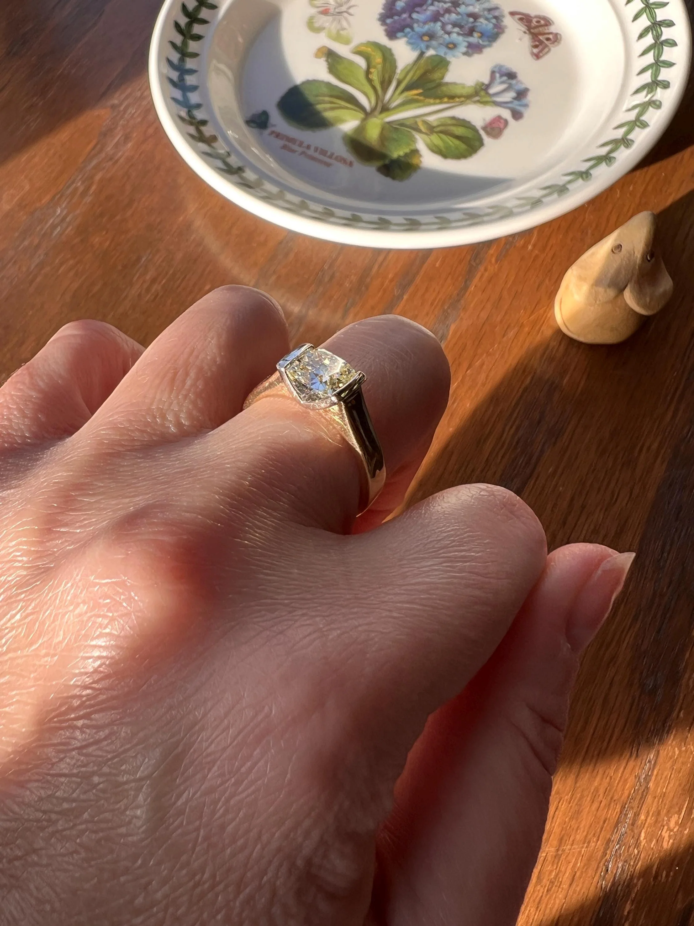 Pale Yellow VVS Eye Clean 1.18 Carat Cushion Cut DIAMOND Ring w/ CERT. French Vintage Solitaire 18k Gold Tension Bezel Engagement - Image 7