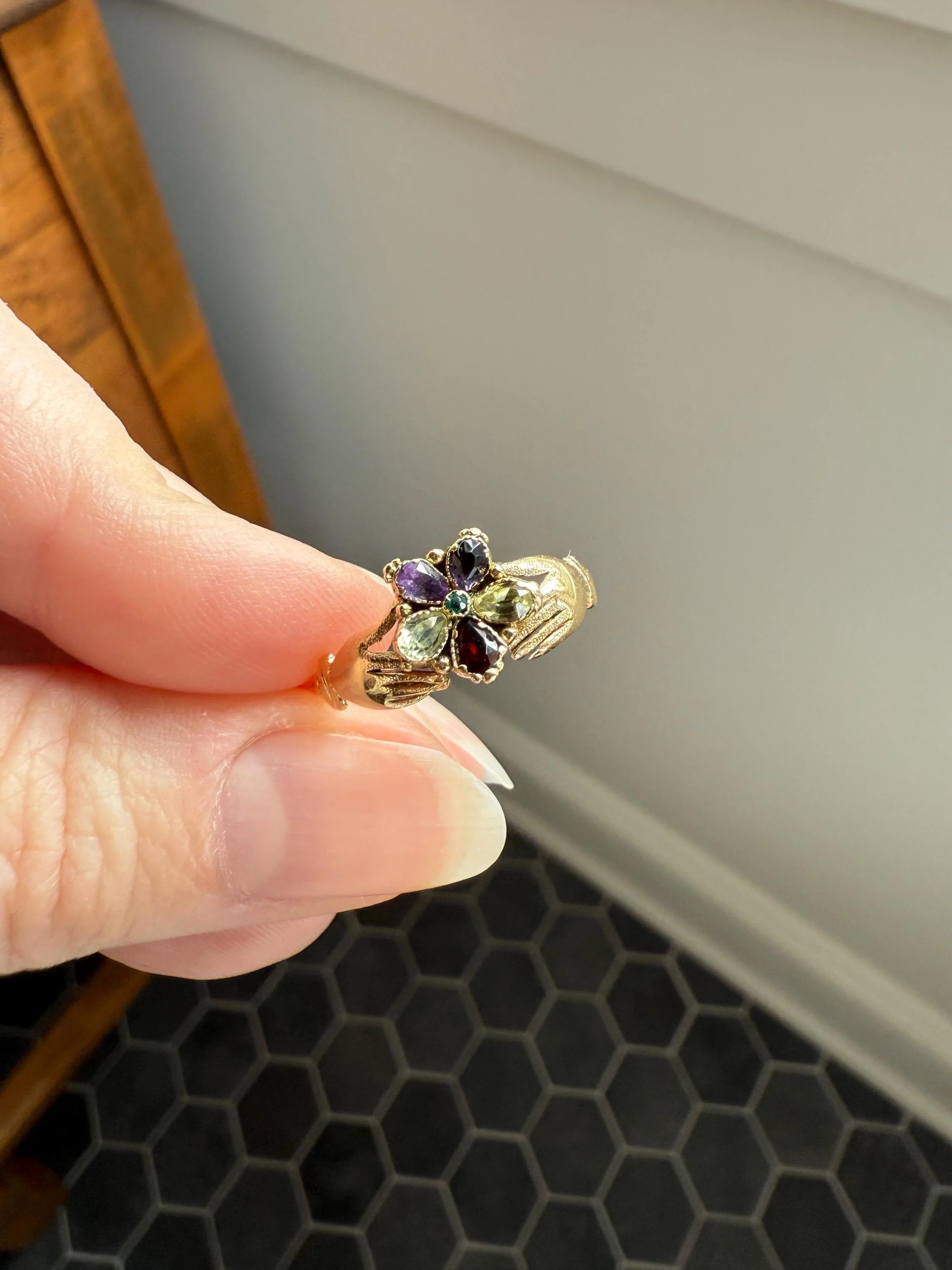 PANSY Hands Holding Flower ACROSTIC? 18k Gold Victorian Gemset Ring Amethyst Garnet Emerald Sweet Figural Stacker Locket Back - Image 11