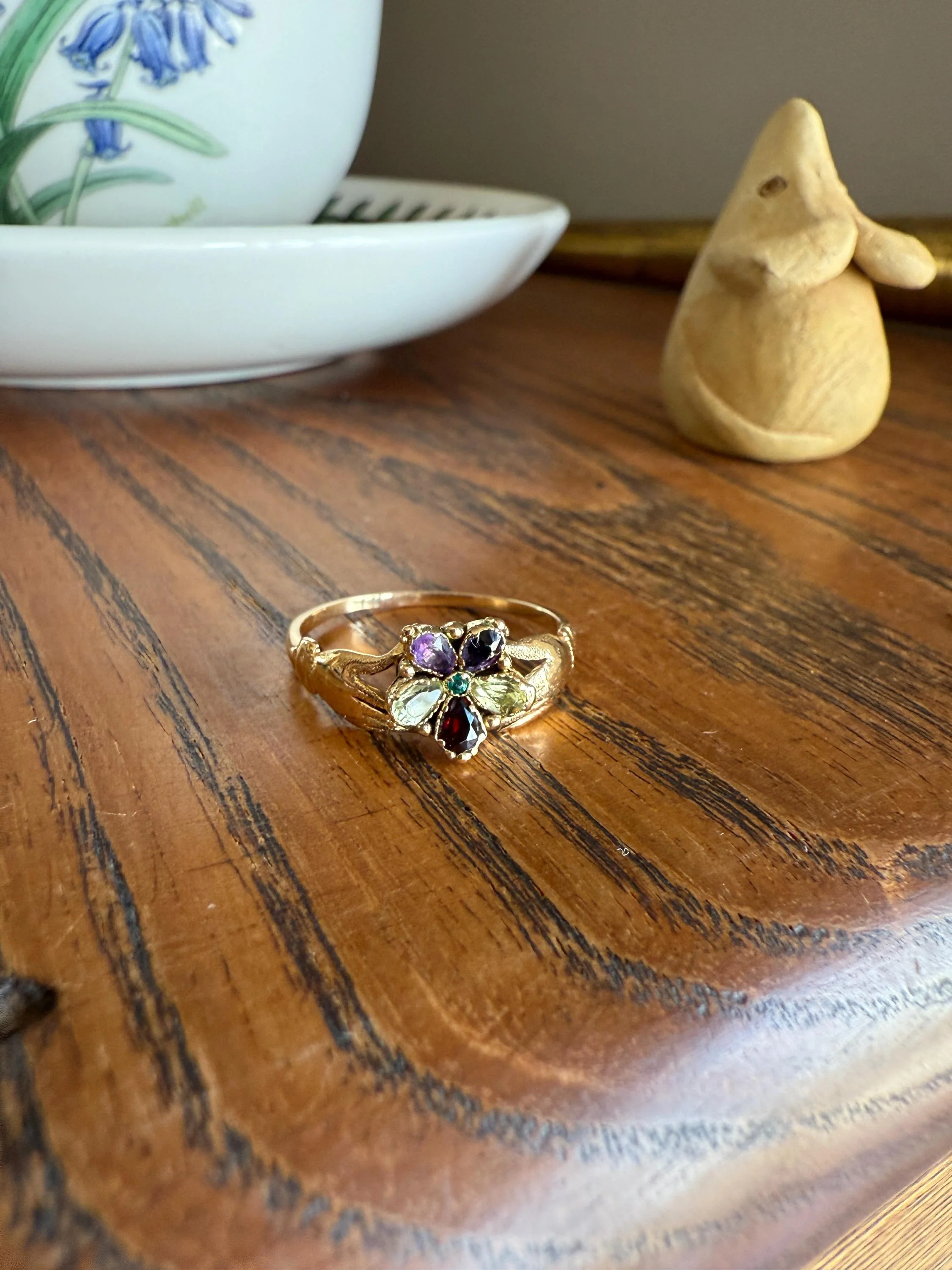 PANSY Hands Holding Flower ACROSTIC? 18k Gold Victorian Gemset Ring Amethyst Garnet Emerald Sweet Figural Stacker Locket Back - Image 6