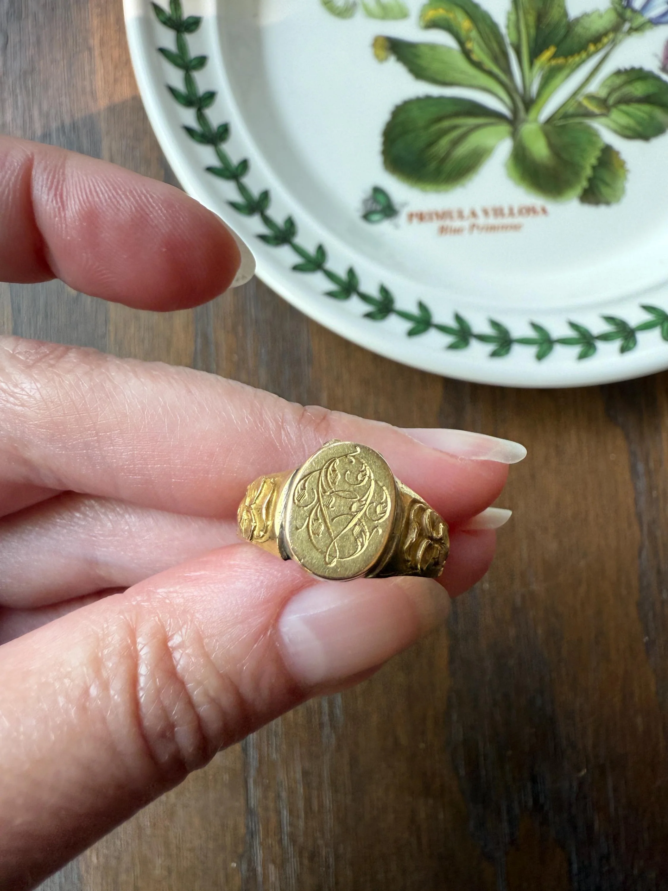 PANSY Signet Ornate Initial Monogram Delicious Floral French Art NOUVEAU Antique Belle Epoque 18k Gold Ring Former Secret Locket Poison Band - Image 4