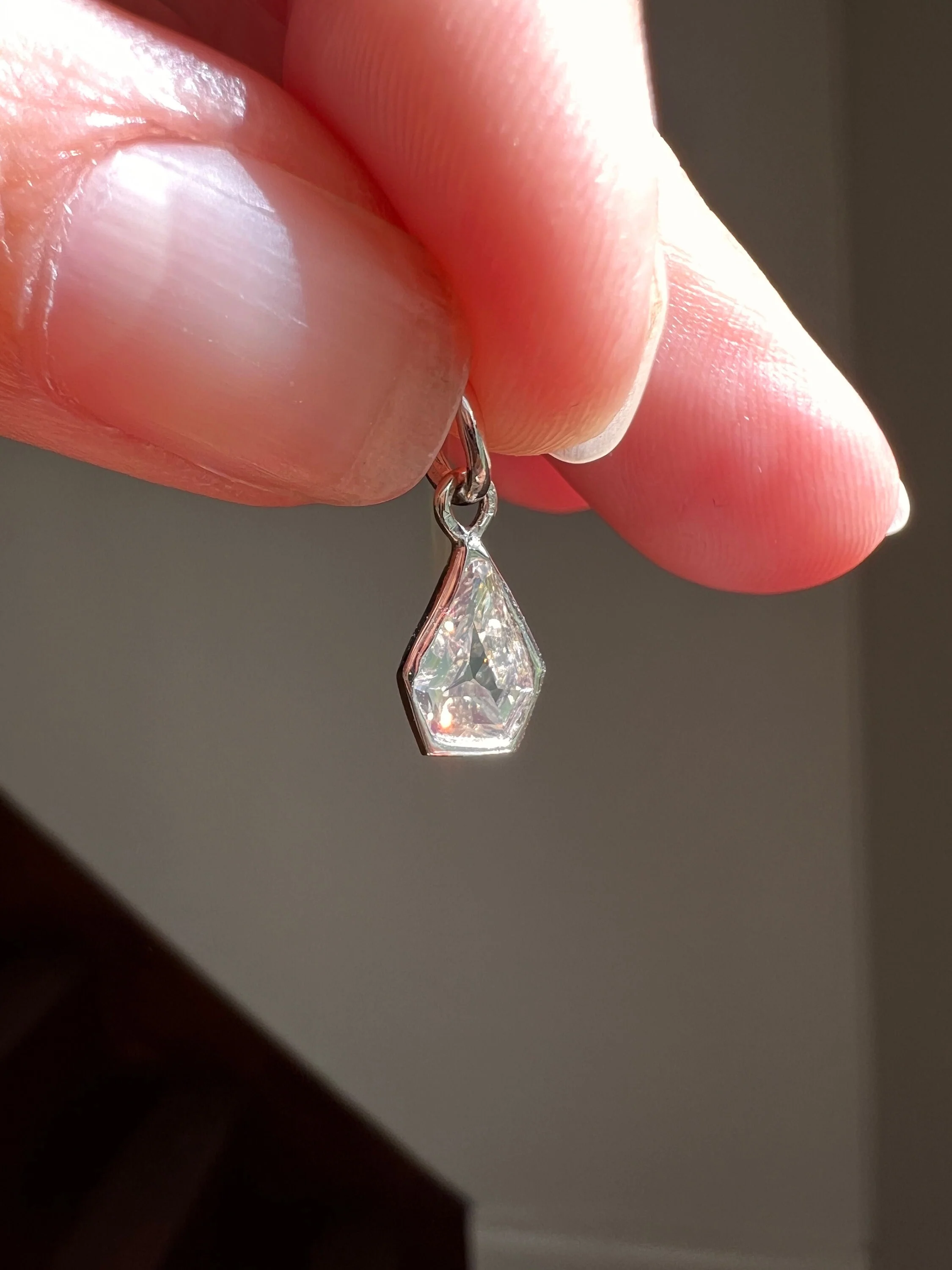 PENTAGON Awesome Rare Vintage 5 Sided DIAMOND 18k White GOLD Pendant Warm Pale Champagne - Image 3