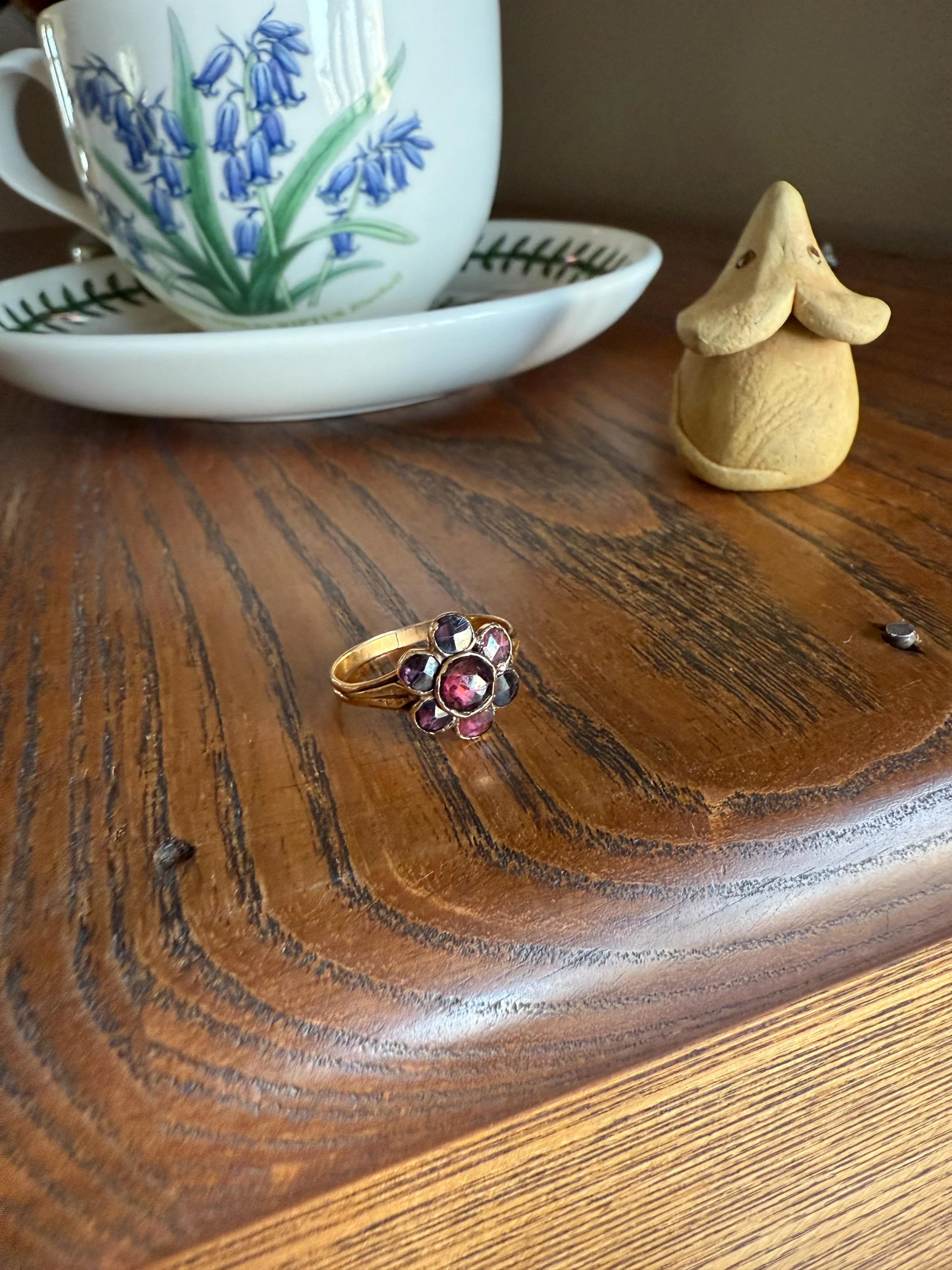 Perpignan GARNET Almandine Cluster Ring French VICTORIAN Era Hallmark 18k Gold Floral Daisy Glowing Purple Pink - Image 11