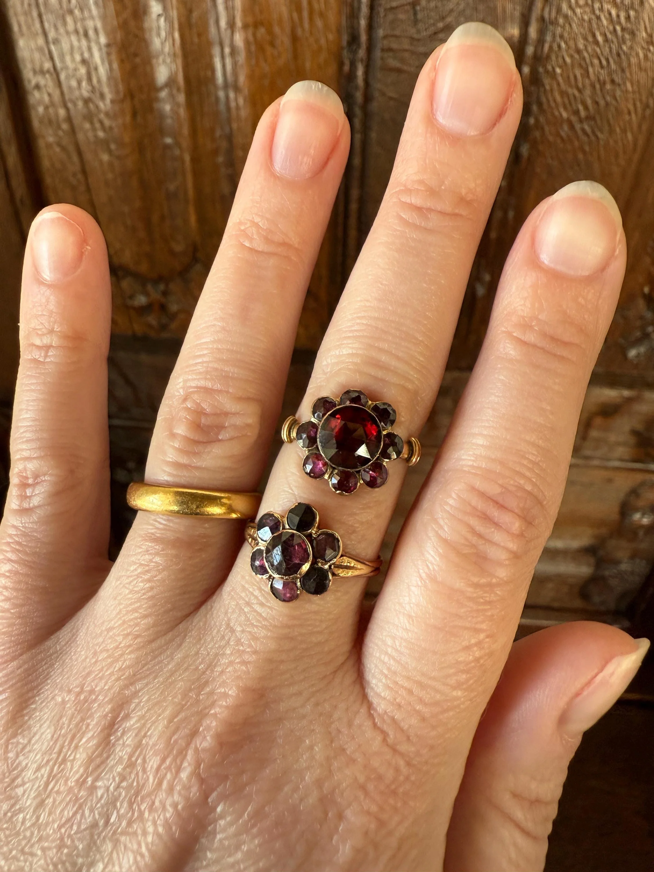 Perpignan GARNET Almandine Cluster Ring French VICTORIAN Era Hallmark 18k Gold Floral Daisy Glowing Purple Pink - Image 16