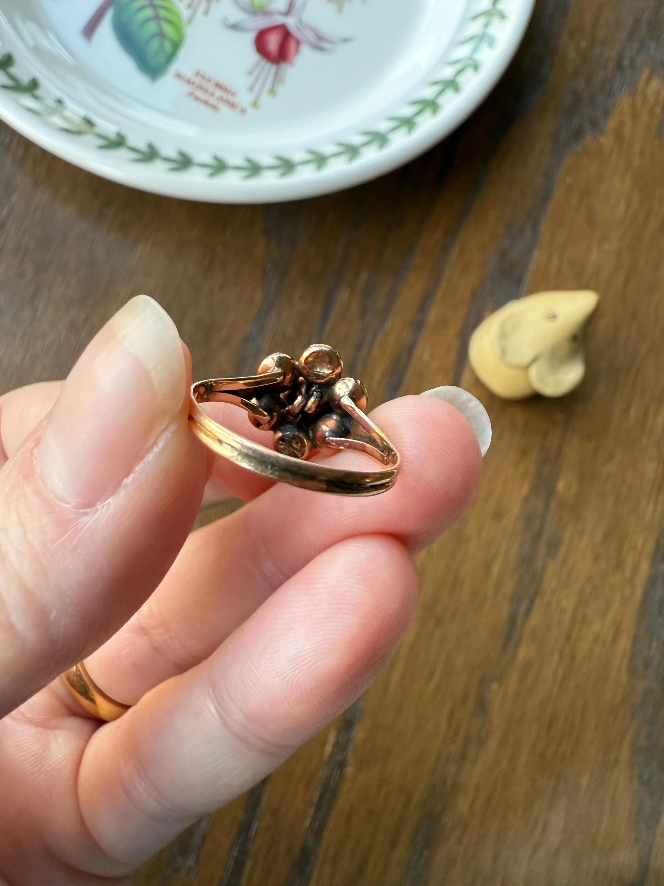 Perpignan GARNET Almandine Cluster Ring French VICTORIAN Era Hallmark 18k Gold Floral Daisy Glowing Purple Pink - Image 17
