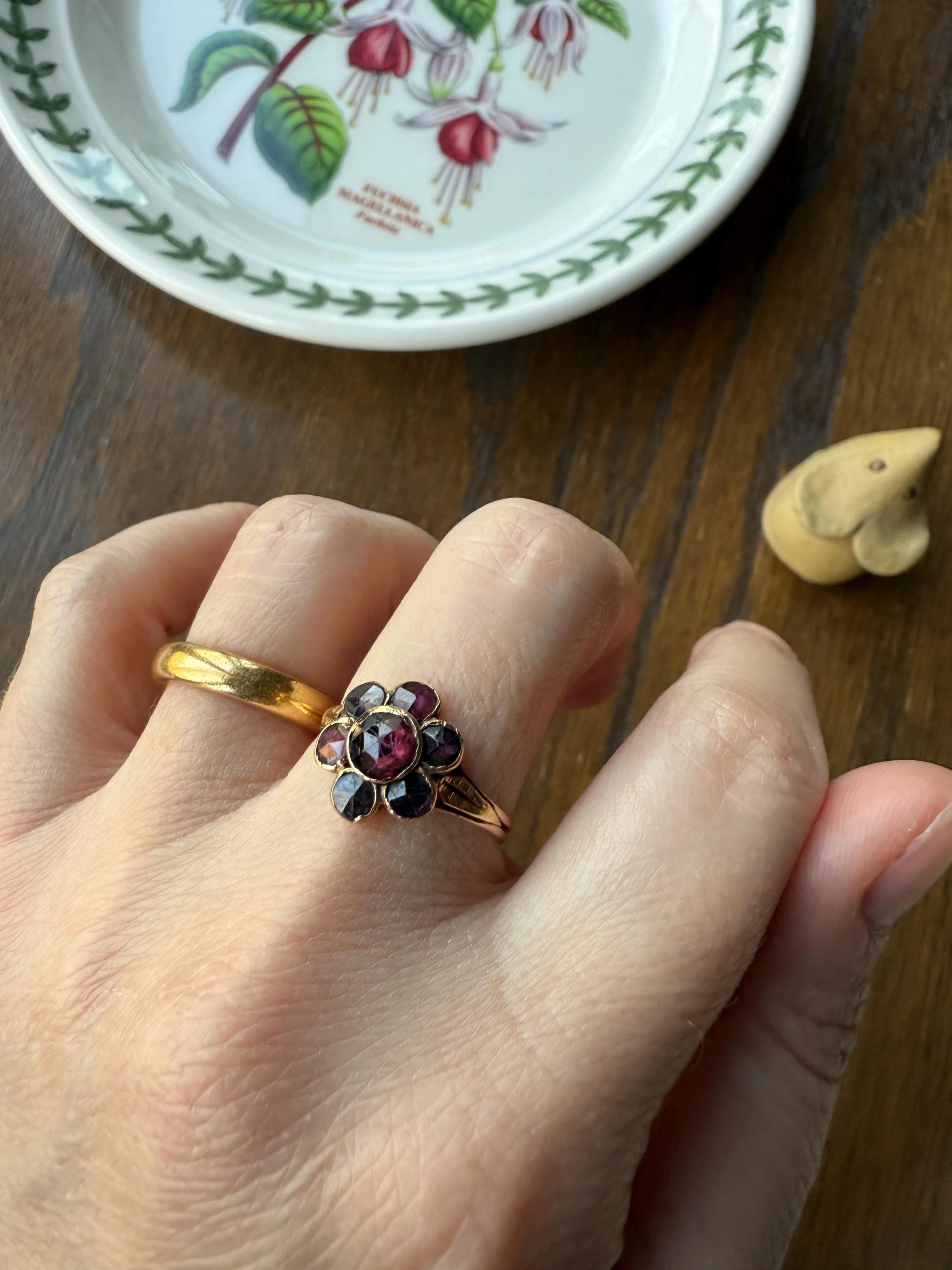 Perpignan GARNET Almandine Cluster Ring French VICTORIAN Era Hallmark 18k Gold Floral Daisy Glowing Purple Pink - Image 2
