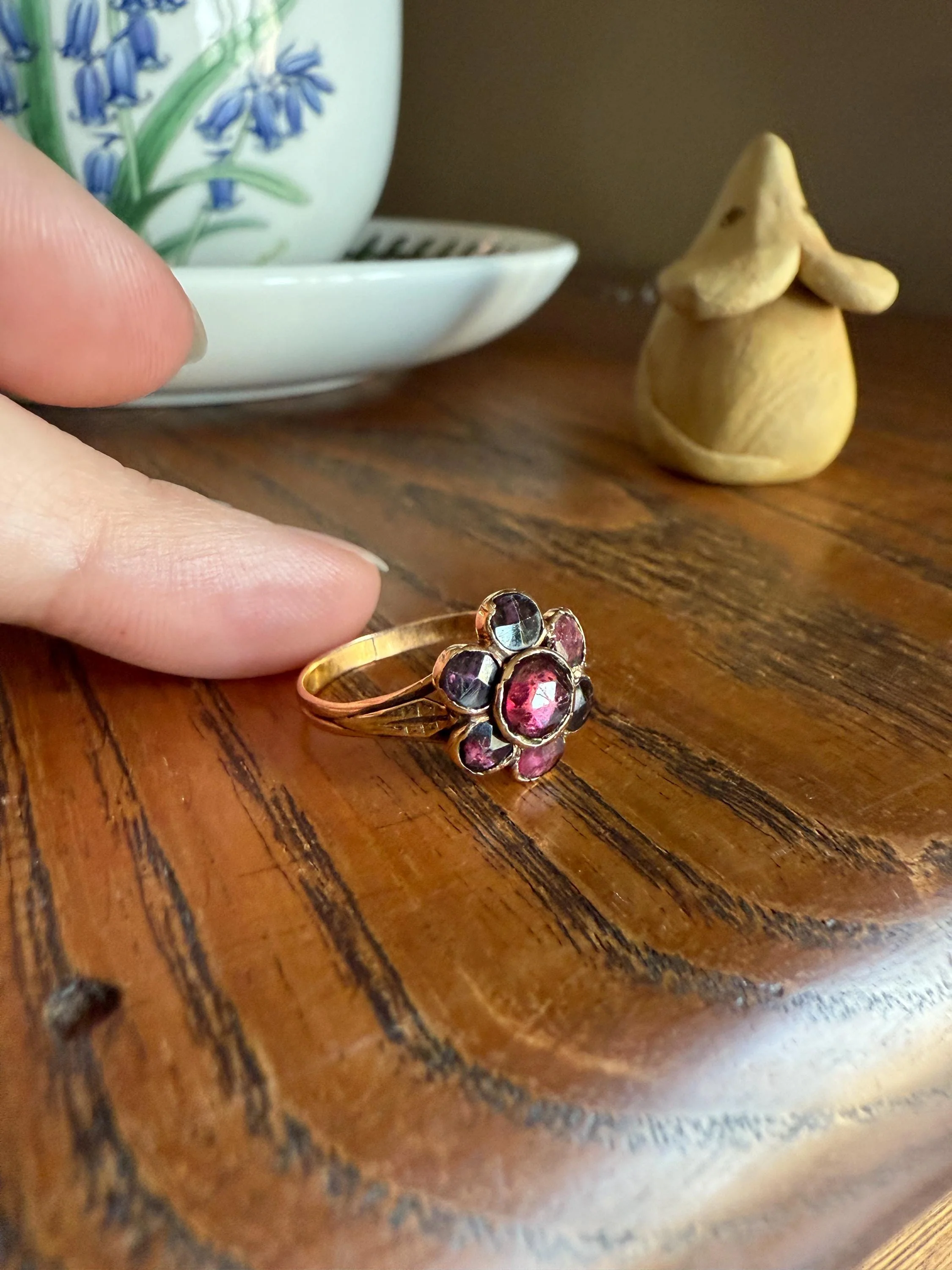 Perpignan GARNET Almandine Cluster Ring French VICTORIAN Era Hallmark 18k Gold Floral Daisy Glowing Purple Pink - Image 9
