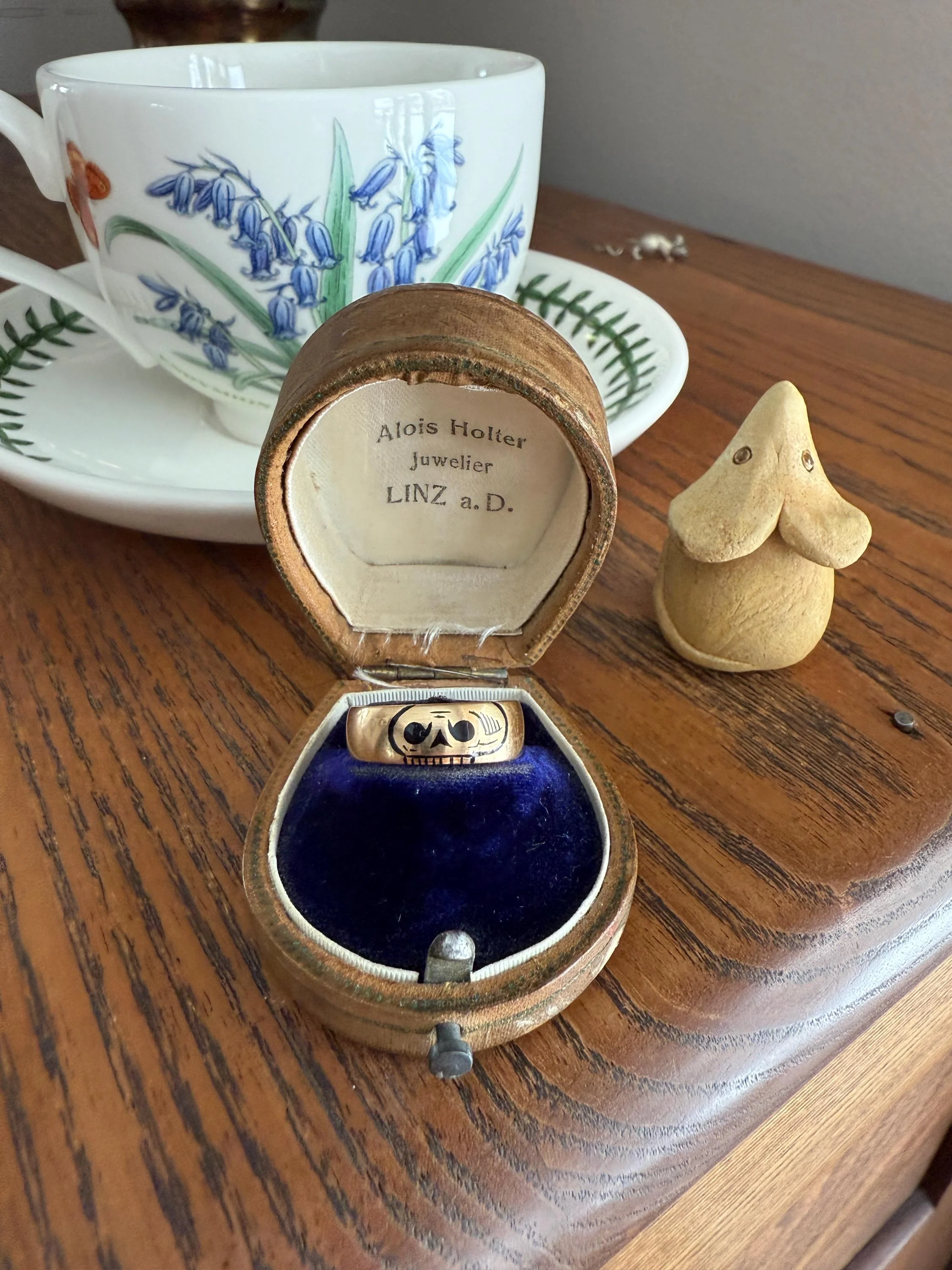 Pumpkinhead Rare Scottish Antique 18k Gold Solid Wedding Band Black Enamel Skull Memento Mori Ring Unisex - Image 13