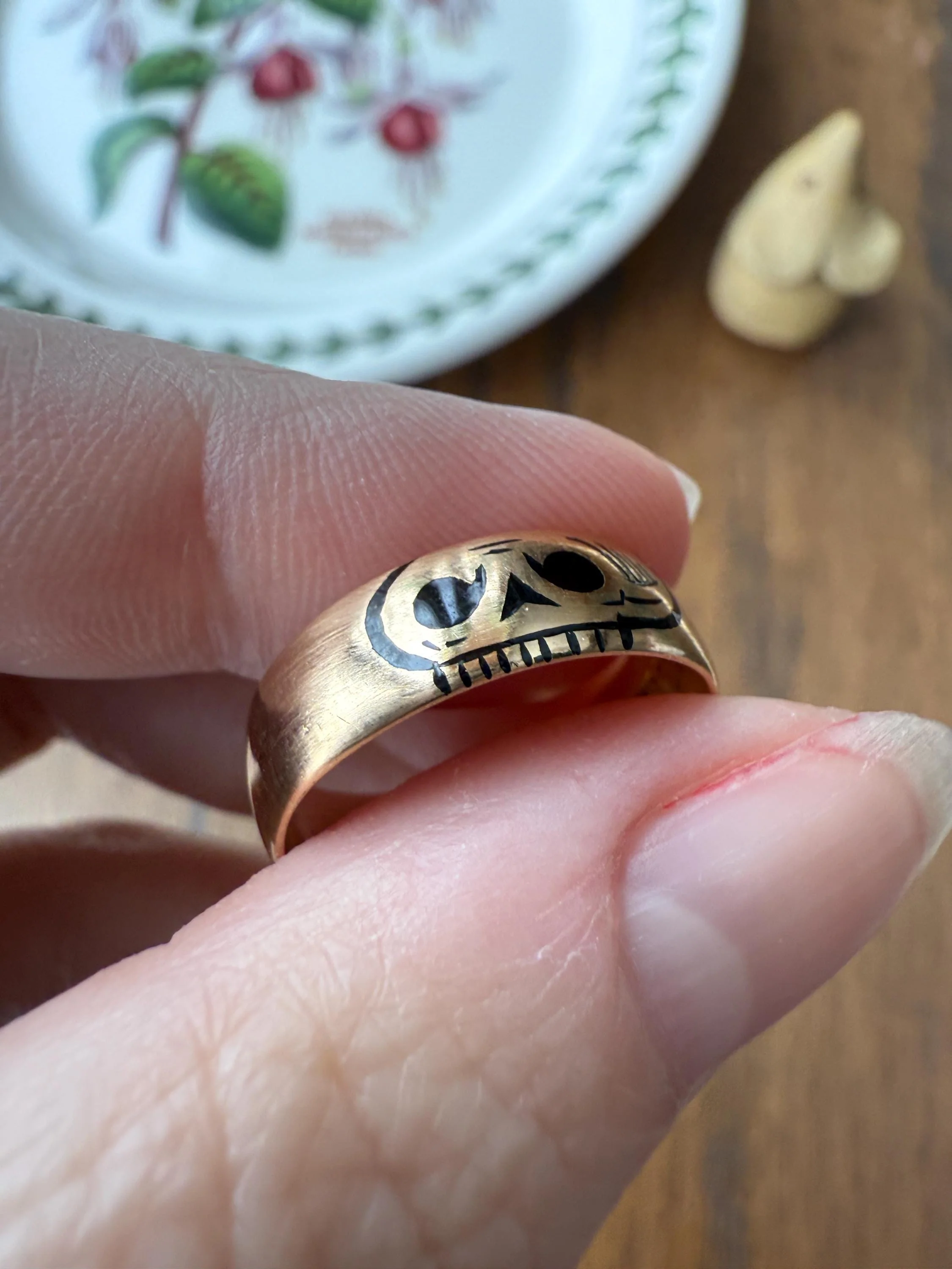 Pumpkinhead Rare Scottish Antique 18k Gold Solid Wedding Band Black Enamel Skull Memento Mori Ring Unisex - Image 7