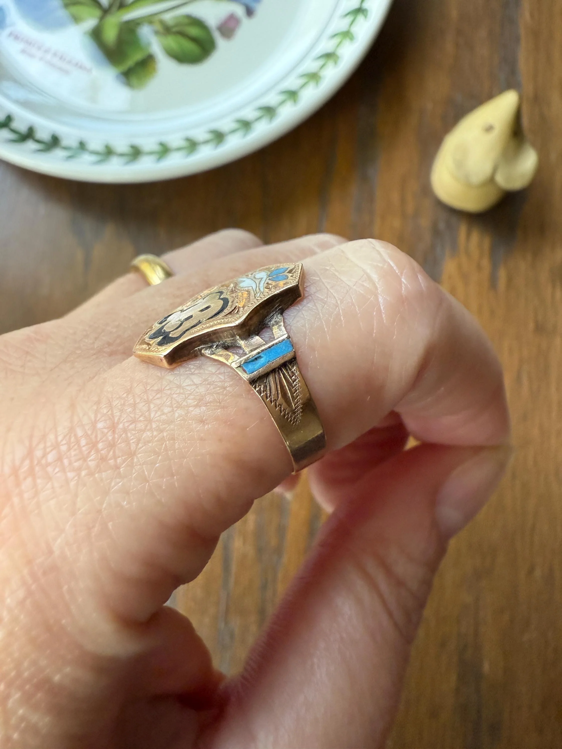 R is For Ricordo (Remembrance / Souvenir) or ? Love Band 14k Gold Antique Victorian Ring Black Blue Enamel Shield Signet Letter Initial - Image 5