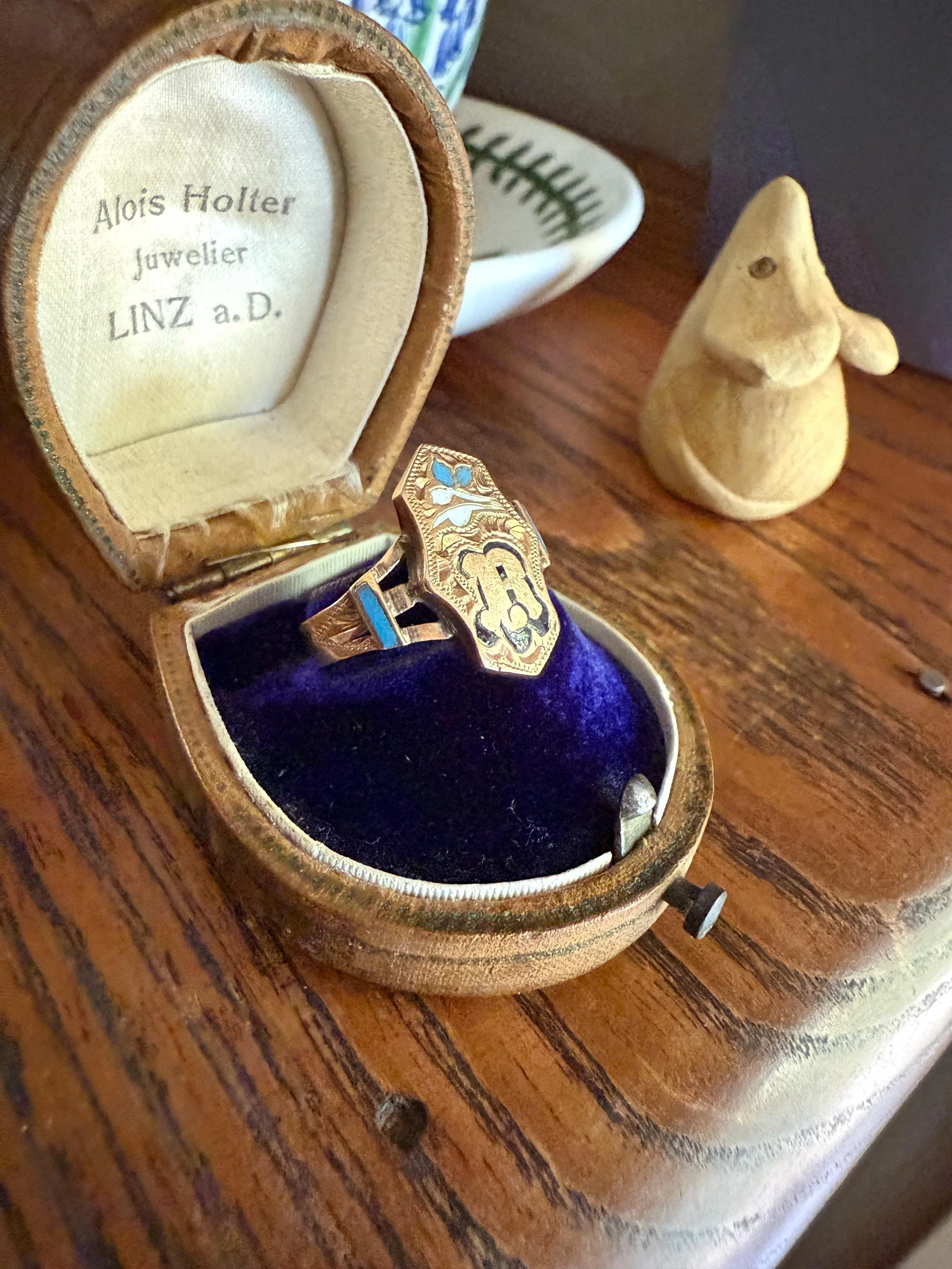 R is For Ricordo (Remembrance / Souvenir) or ? Love Band 14k Gold Antique Victorian Ring Black Blue Enamel Shield Signet Letter Initial - Image 7