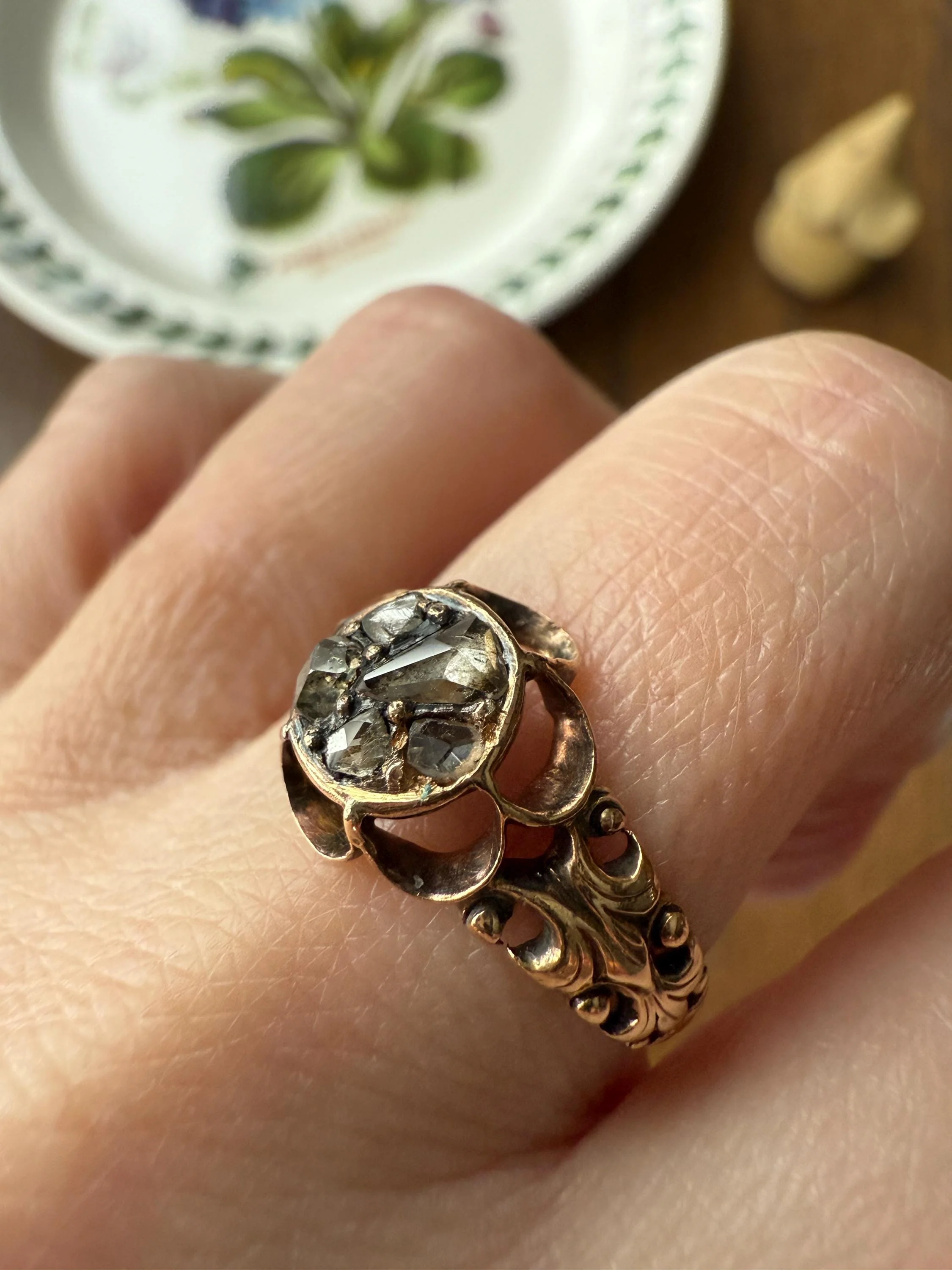 RARE 1700s Chiffre Triangle Rose Cut DIAMOND Ring French ANTiQUE Cobblestone Cluster Buttercup 18k Gold Fleur de Lis Victorian Band - Image 2