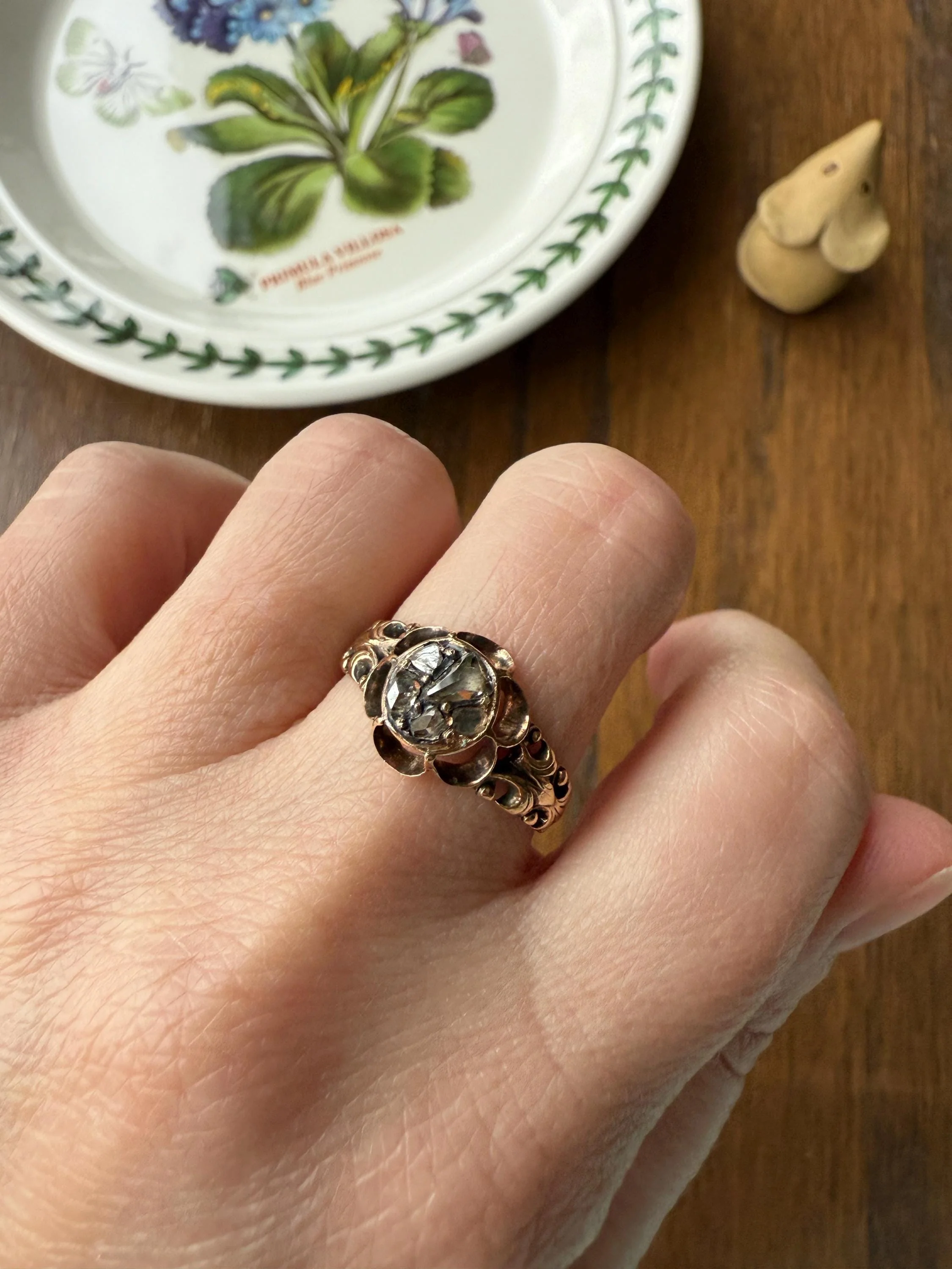 RARE 1700s Chiffre Triangle Rose Cut DIAMOND Ring French ANTiQUE Cobblestone Cluster Buttercup 18k Gold Fleur de Lis Victorian Band - Image 4