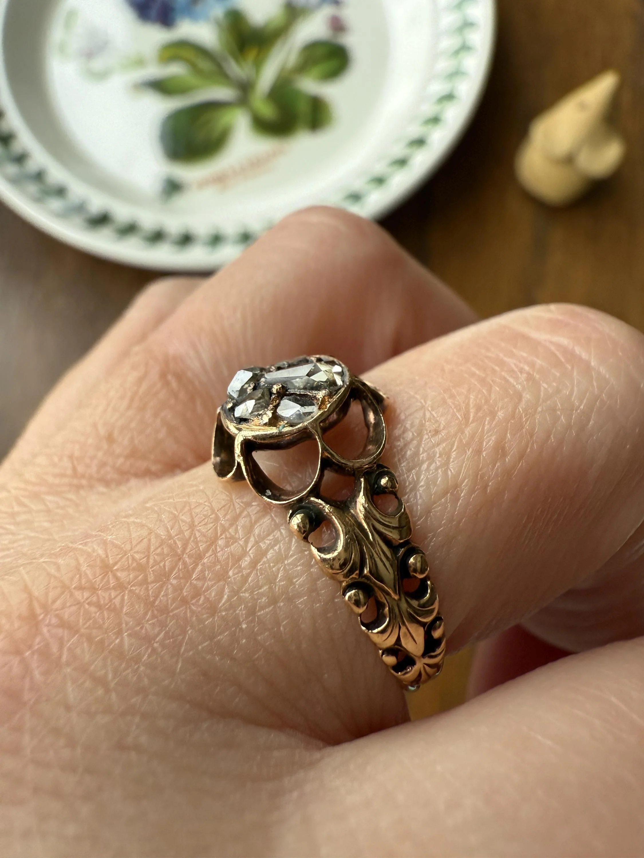 RARE 1700s Chiffre Triangle Rose Cut DIAMOND Ring French ANTiQUE Cobblestone Cluster Buttercup 18k Gold Fleur de Lis Victorian Band - Image 7