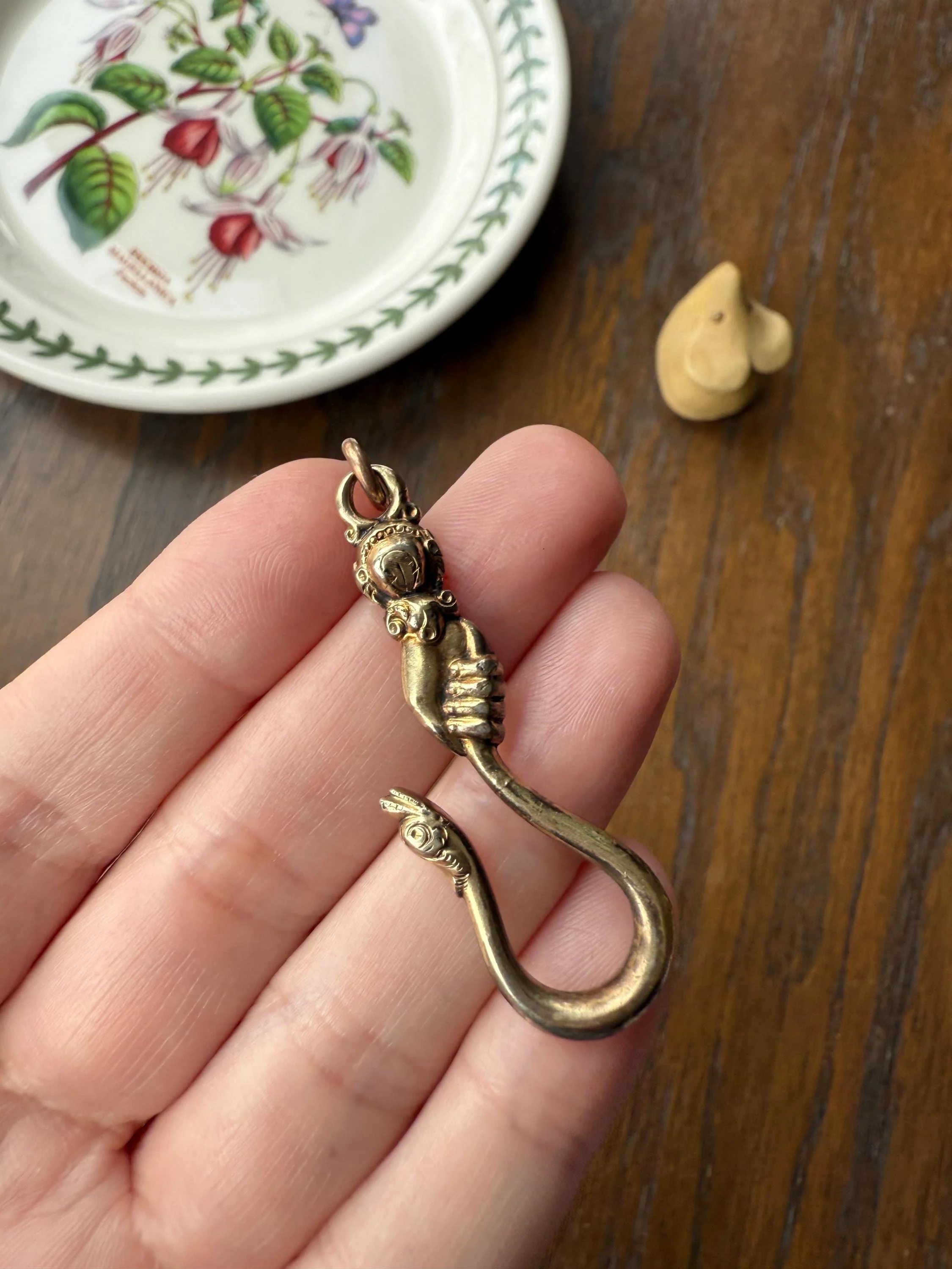 Rare ANTIQUE Hand Holding SNAKE Hook Pendant Holder Victorian Figural Parts Findings Gold Wash Gilt Metal Silver? Reversible 3D - Image 8