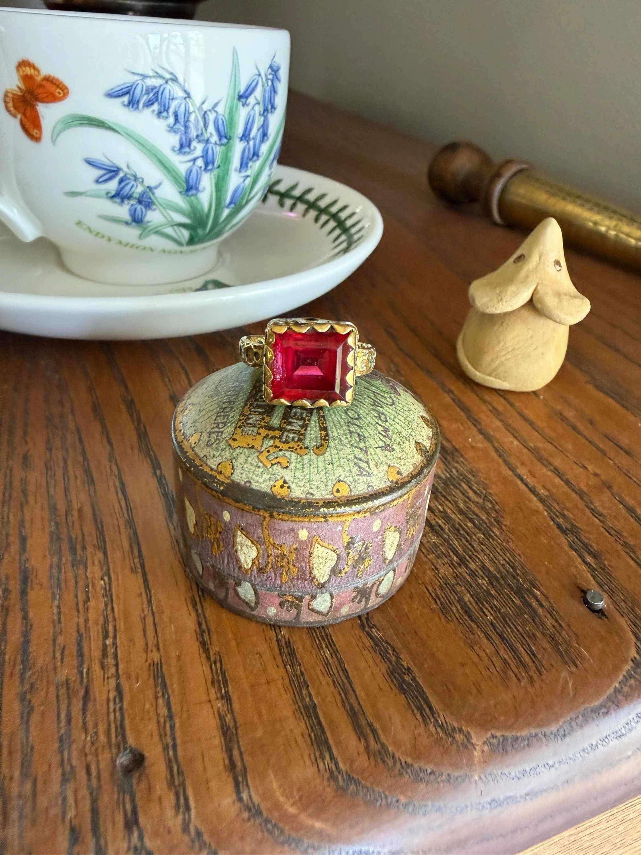Rare Antique Pyramid Ring Enamel Vibrant Table Cut Red Paste Glass Faux Ruby 18 Gold French Bague Tombeau? Pie Crust Bezel Green Ring Butt - Image 16