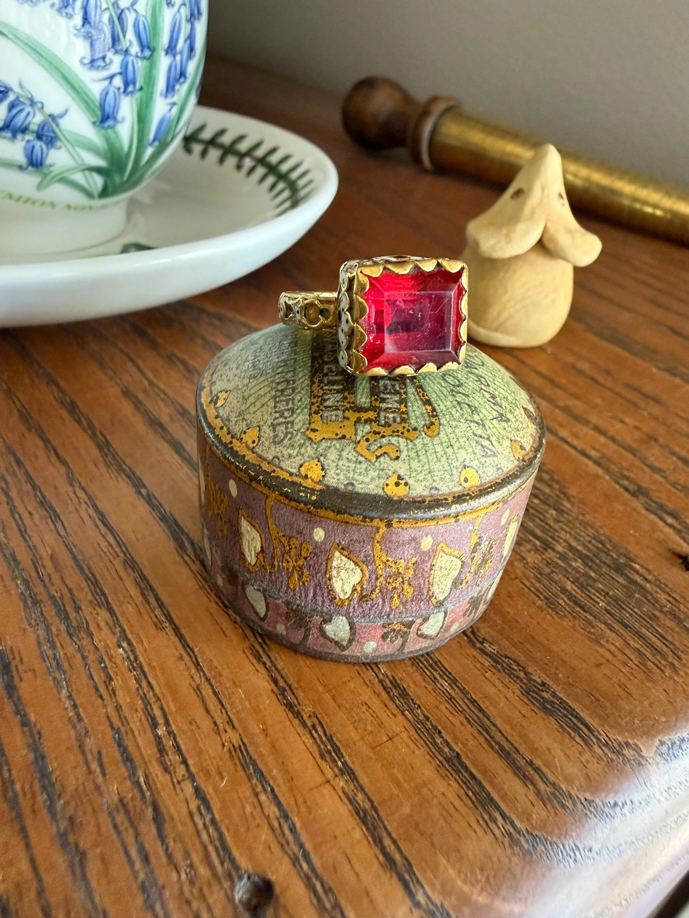Rare Antique Pyramid Ring Enamel Vibrant Table Cut Red Paste Glass Faux Ruby 18 Gold French Bague Tombeau? Pie Crust Bezel Green Ring Butt - Image 19