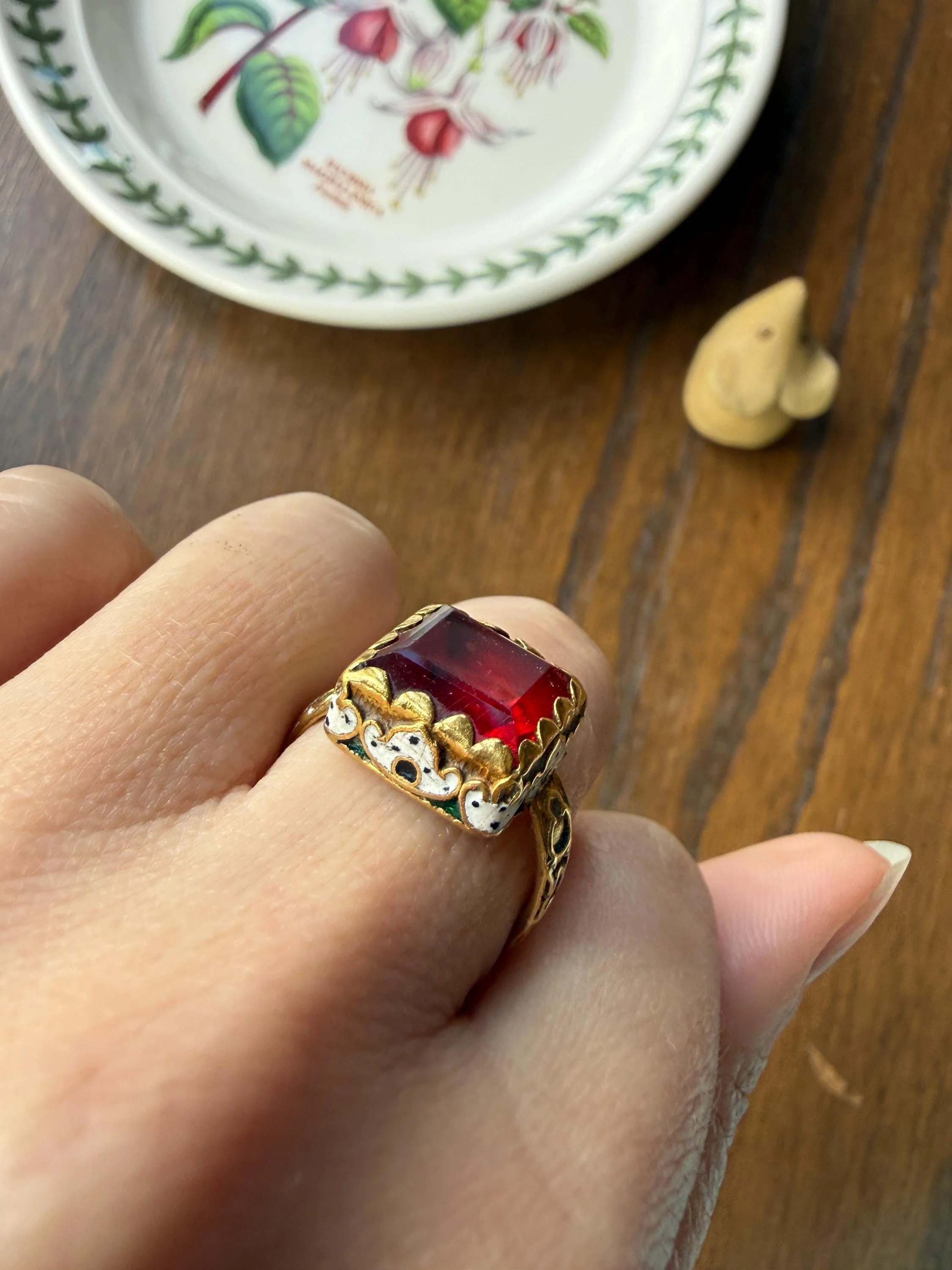 Rare Antique Pyramid Ring Enamel Vibrant Table Cut Red Paste Glass Faux Ruby 18 Gold French Bague Tombeau? Pie Crust Bezel Green Ring Butt - Image 5