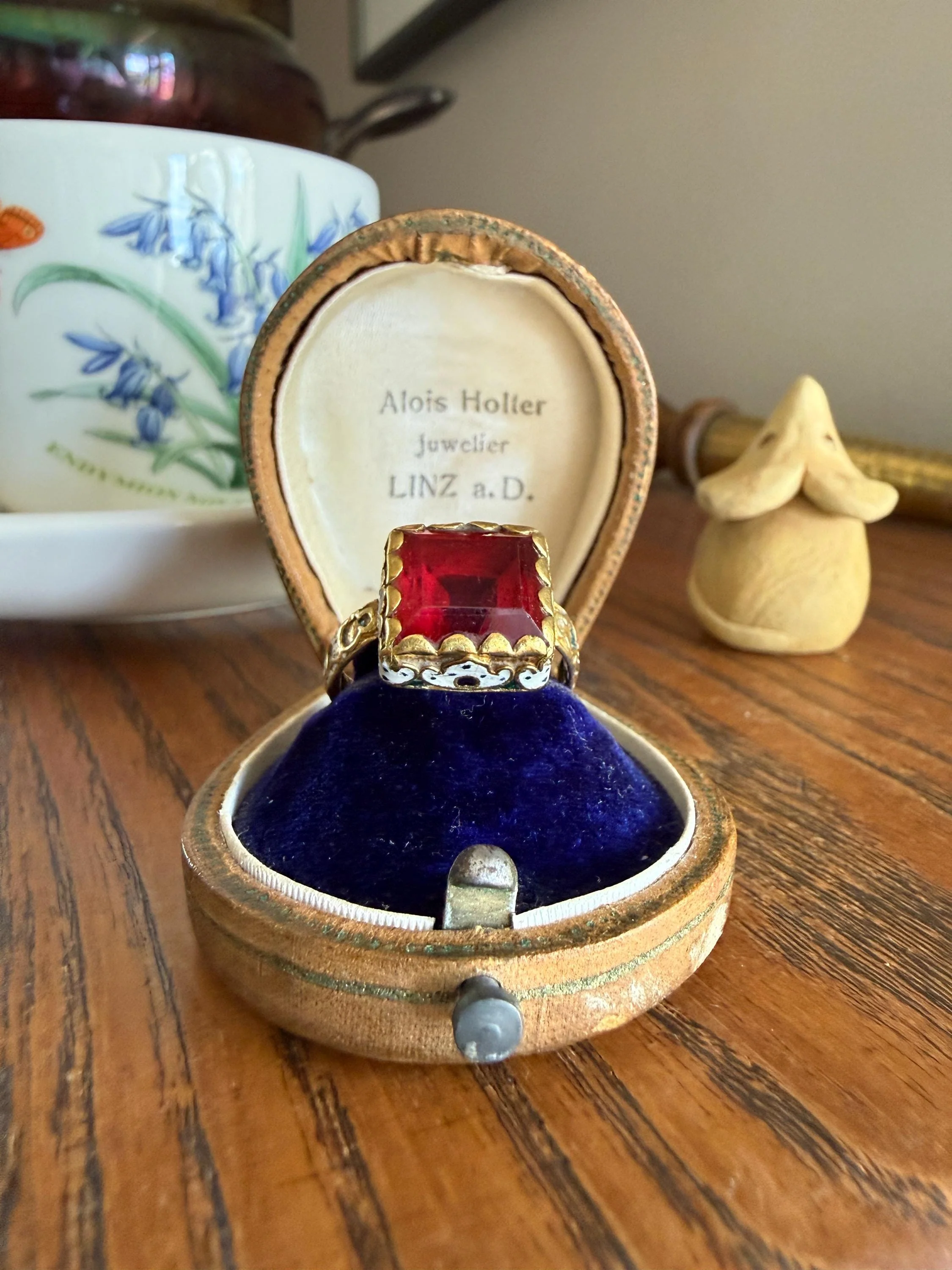 Rare Antique Pyramid Ring Enamel Vibrant Table Cut Red Paste Glass Faux Ruby 18 Gold French Bague Tombeau? Pie Crust Bezel Green Ring Butt - Image 7
