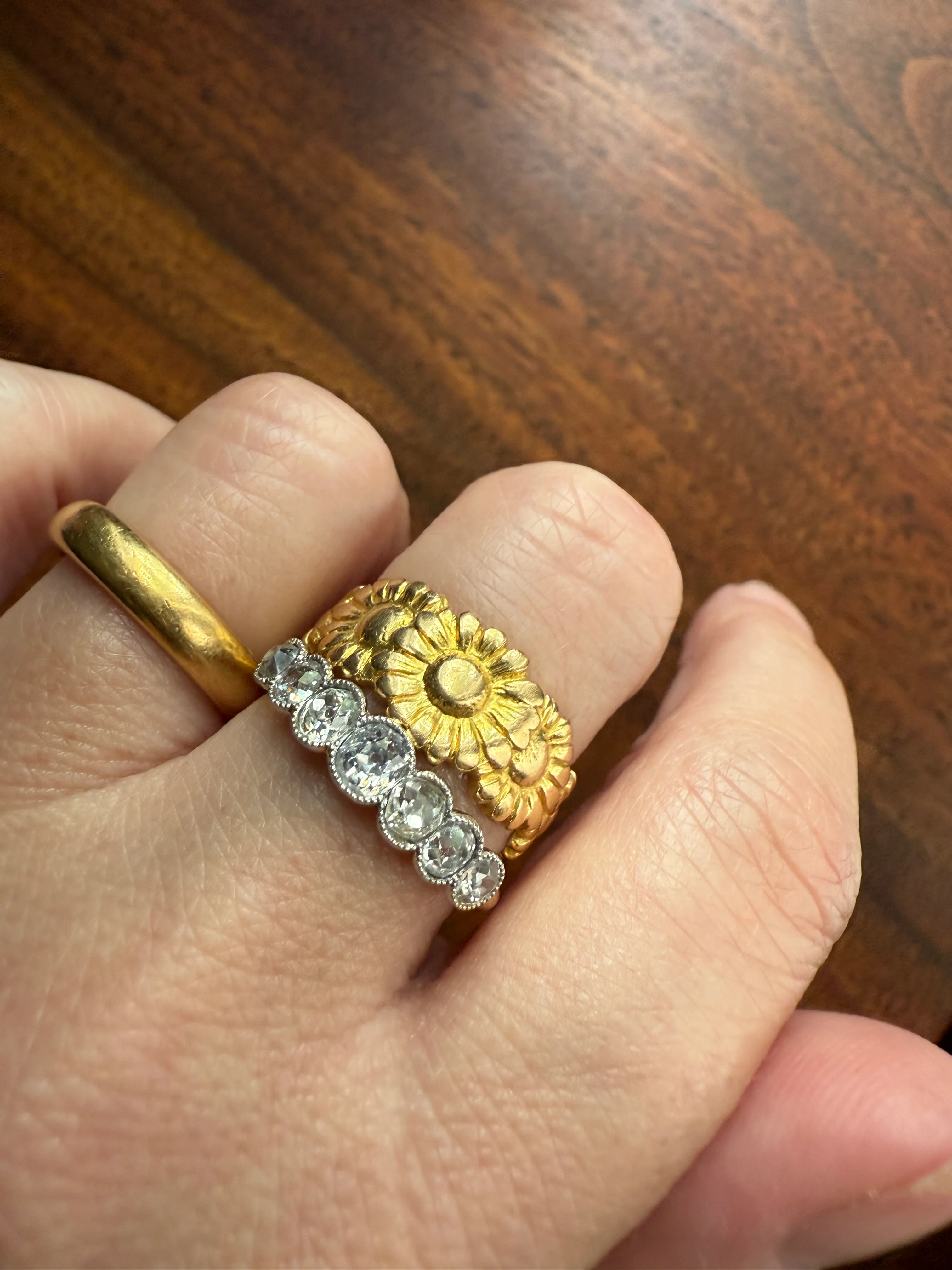Rare Daisy Chain French Antique Figural 18k Gold Ring Floral Art Nouveau Belle Epoque 7 Flower Wide Wedding Eternity Band Stacker - Image 12