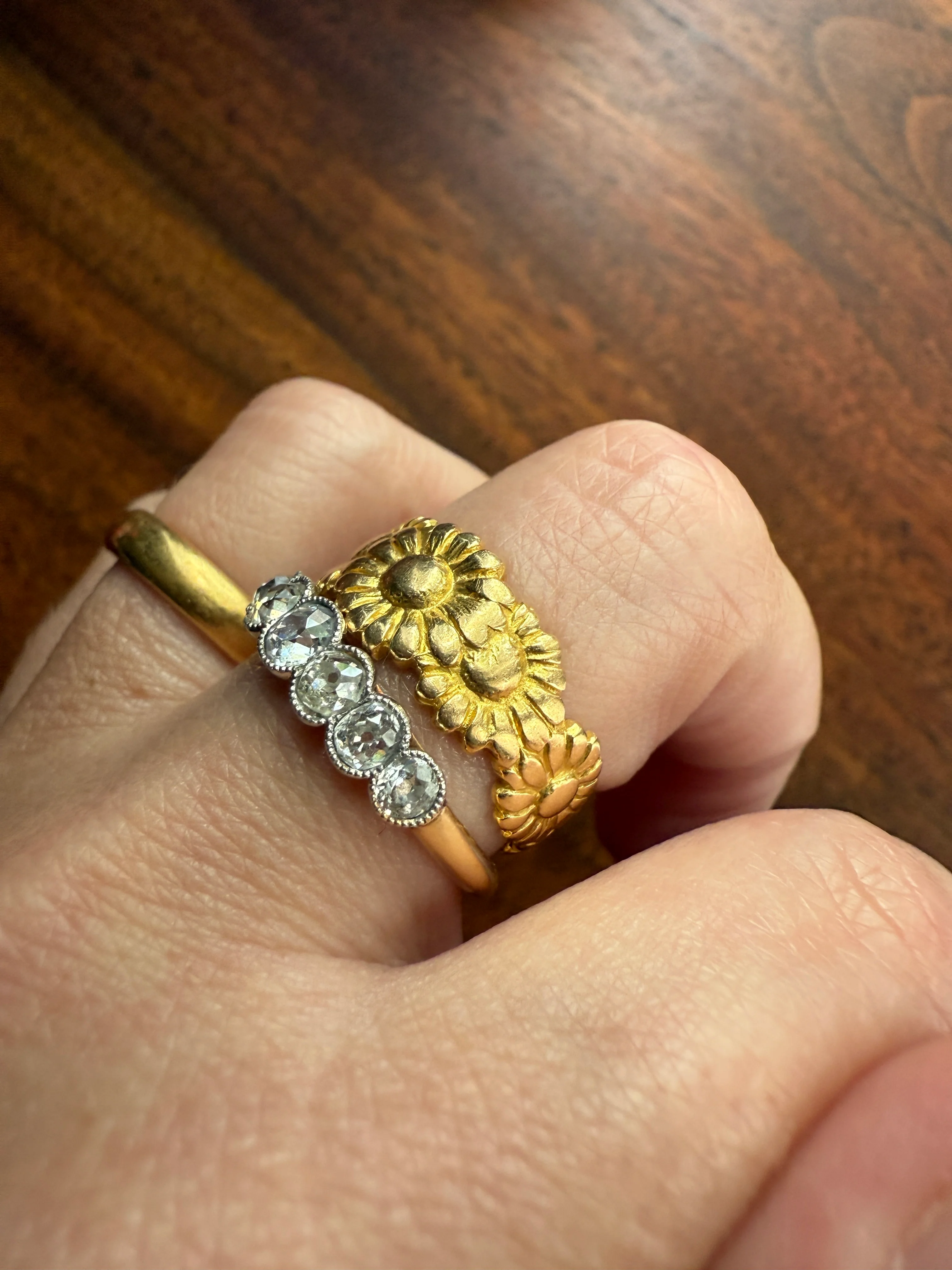 Rare Daisy Chain French Antique Figural 18k Gold Ring Floral Art Nouveau Belle Epoque 7 Flower Wide Wedding Eternity Band Stacker - Image 13