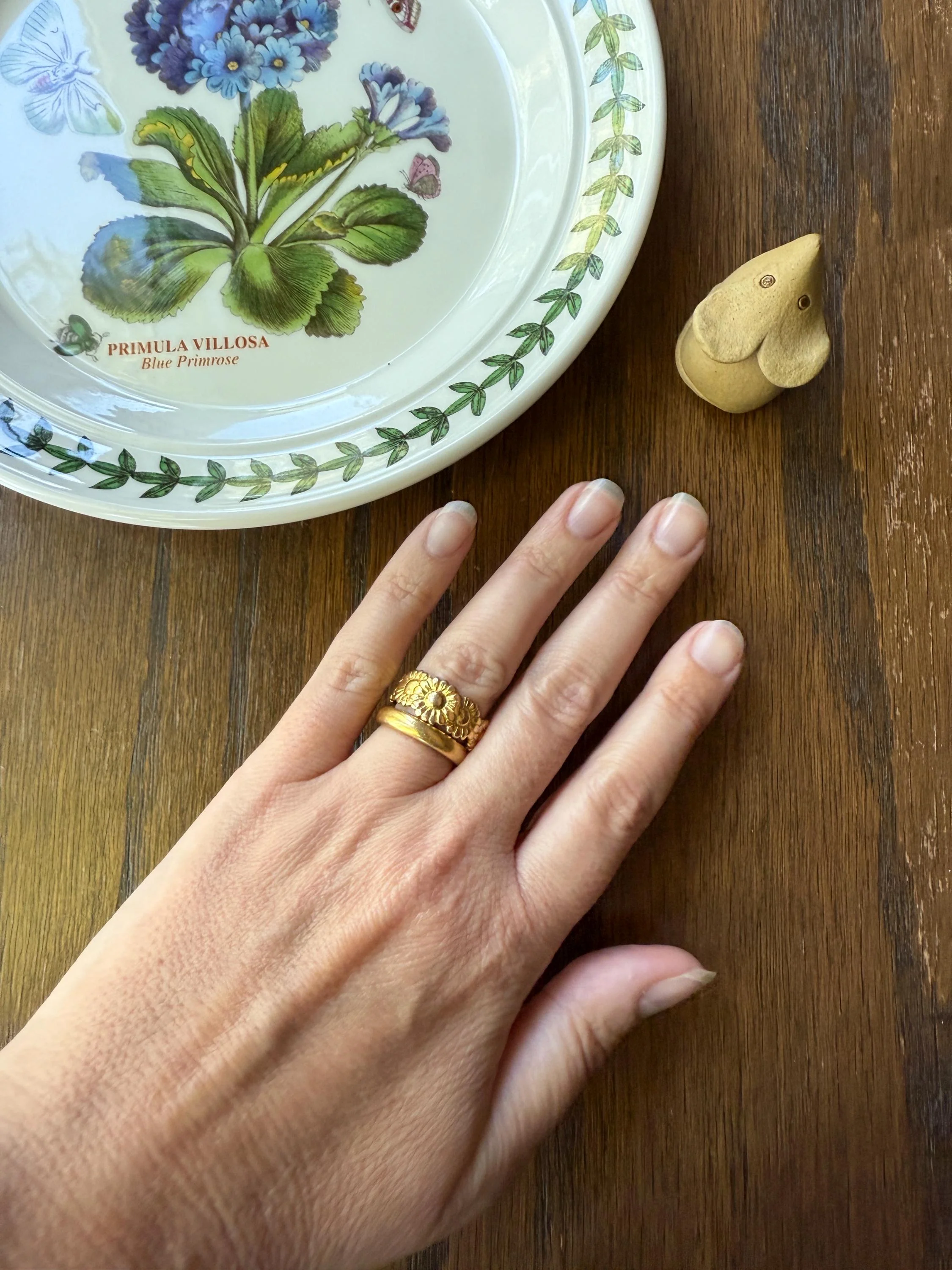 Rare Daisy Chain French Antique Figural 18k Gold Ring Floral Art Nouveau Belle Epoque 7 Flower Wide Wedding Eternity Band Stacker - Image 7
