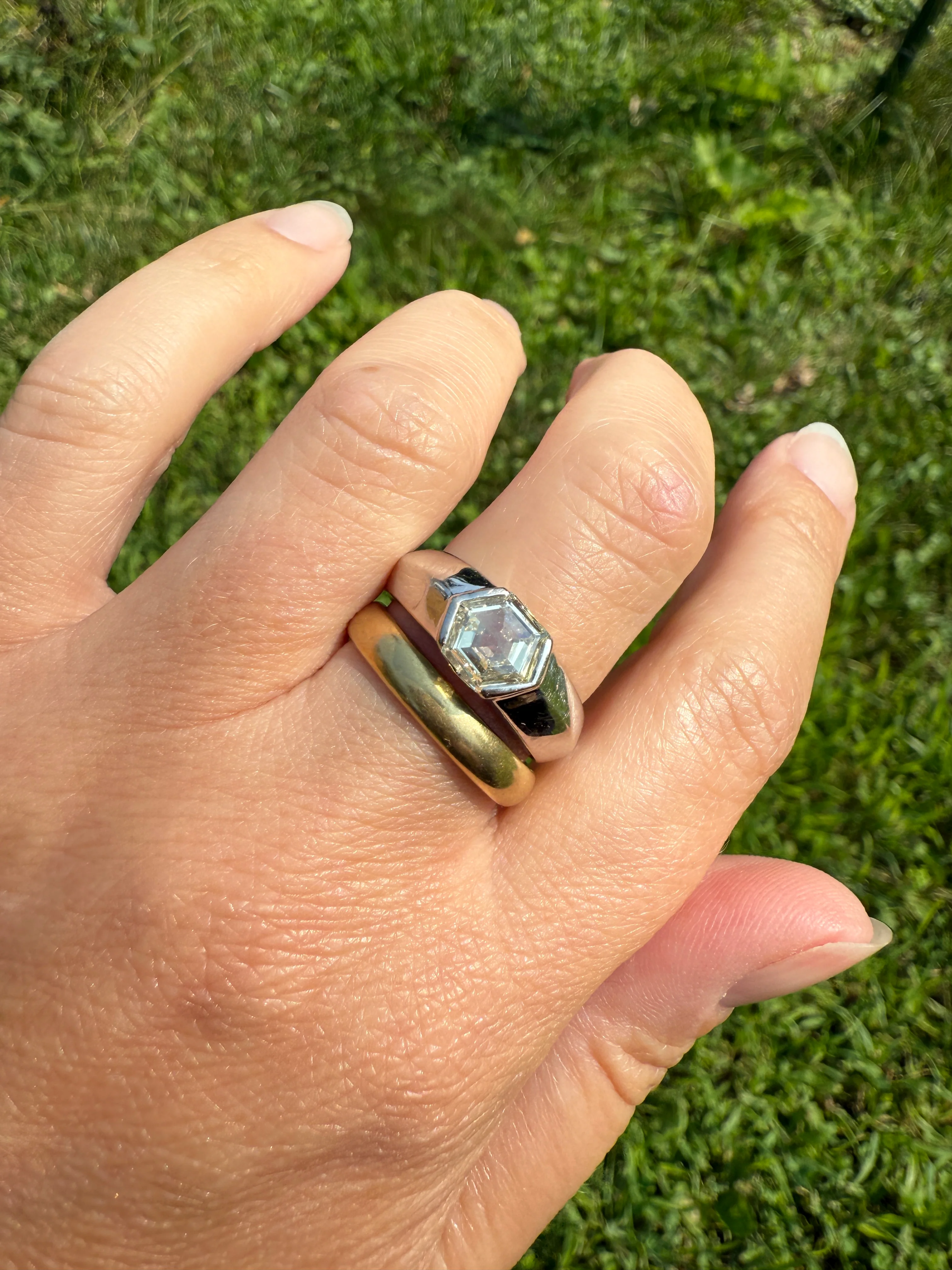 Rare HEXAGON Natural Diamond Pale Yellow French Vintage 18k White Gold Gypsy Ring 9.1g Chunky Sturdy Stacker Unisex Step Cut Beveled Band - Image 10