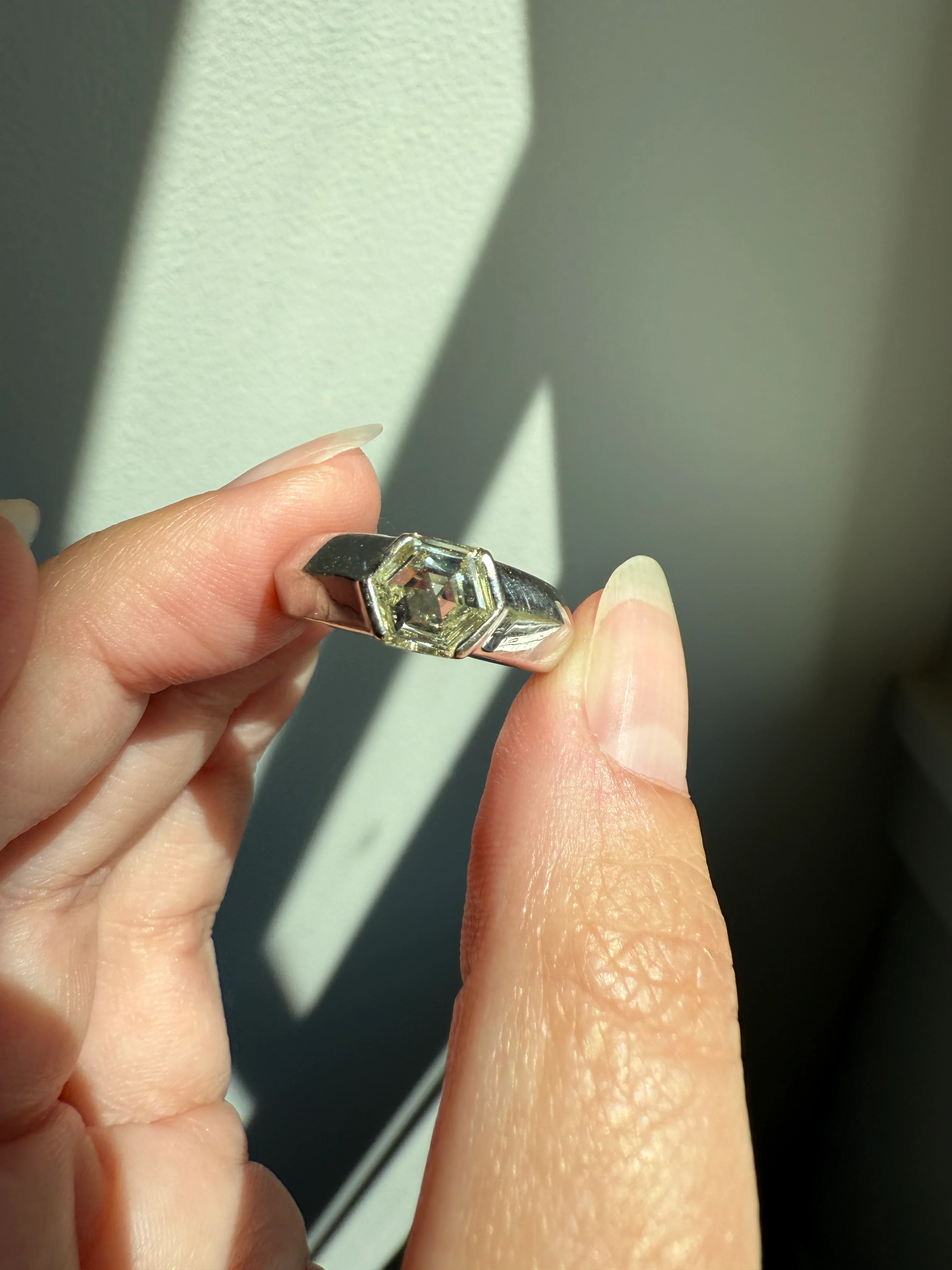 Rare HEXAGON Natural Diamond Pale Yellow French Vintage 18k White Gold Gypsy Ring 9.1g Chunky Sturdy Stacker Unisex Step Cut Beveled Band - Image 15