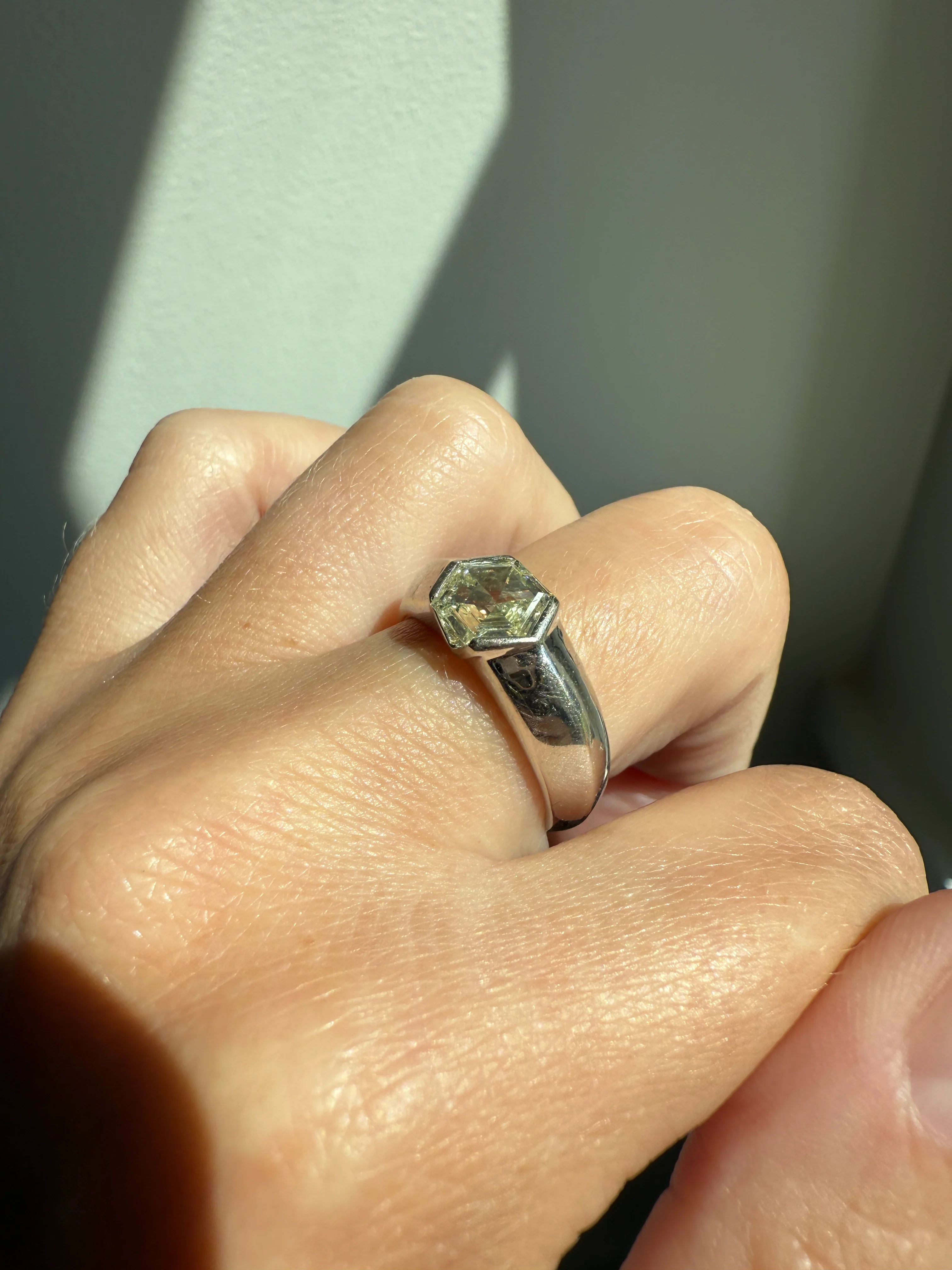 Rare HEXAGON Natural Diamond Pale Yellow French Vintage 18k White Gold Gypsy Ring 9.1g Chunky Sturdy Stacker Unisex Step Cut Beveled Band - Image 16