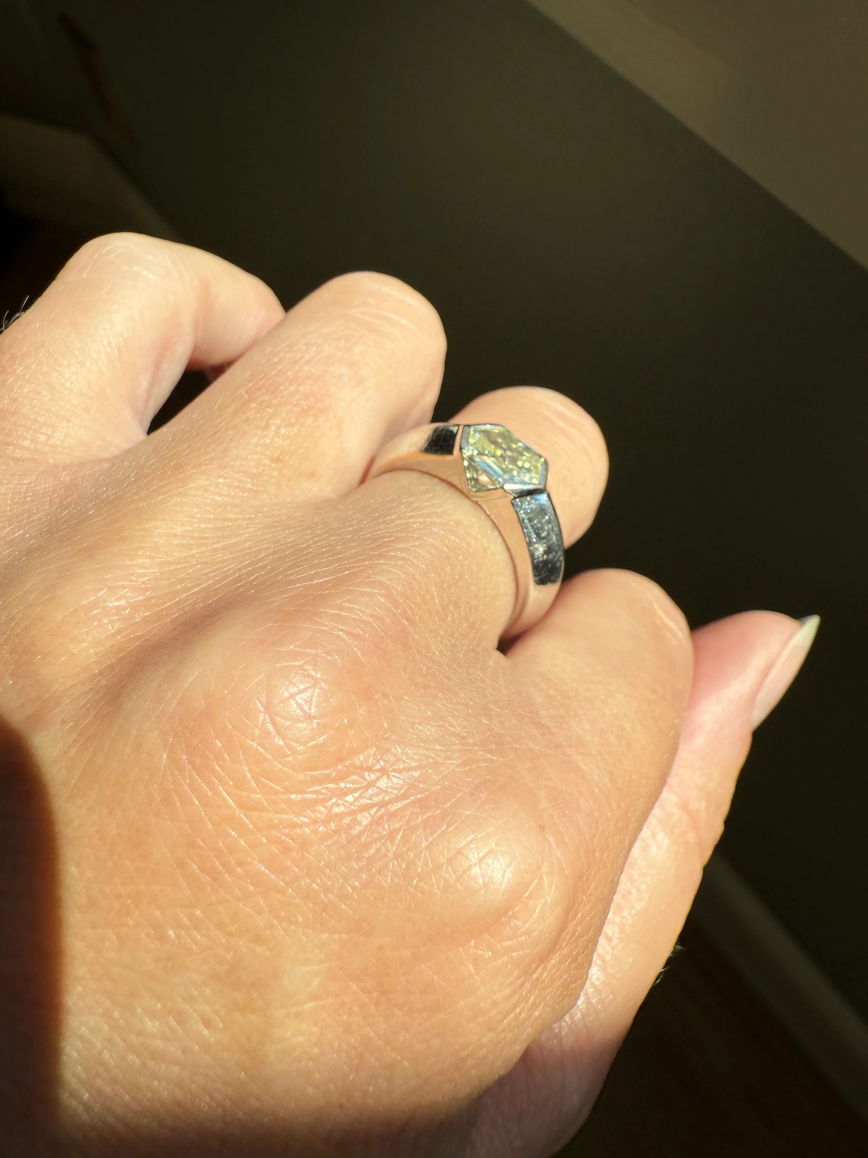 Rare HEXAGON Natural Diamond Pale Yellow French Vintage 18k White Gold Gypsy Ring 9.1g Chunky Sturdy Stacker Unisex Step Cut Beveled Band - Image 19