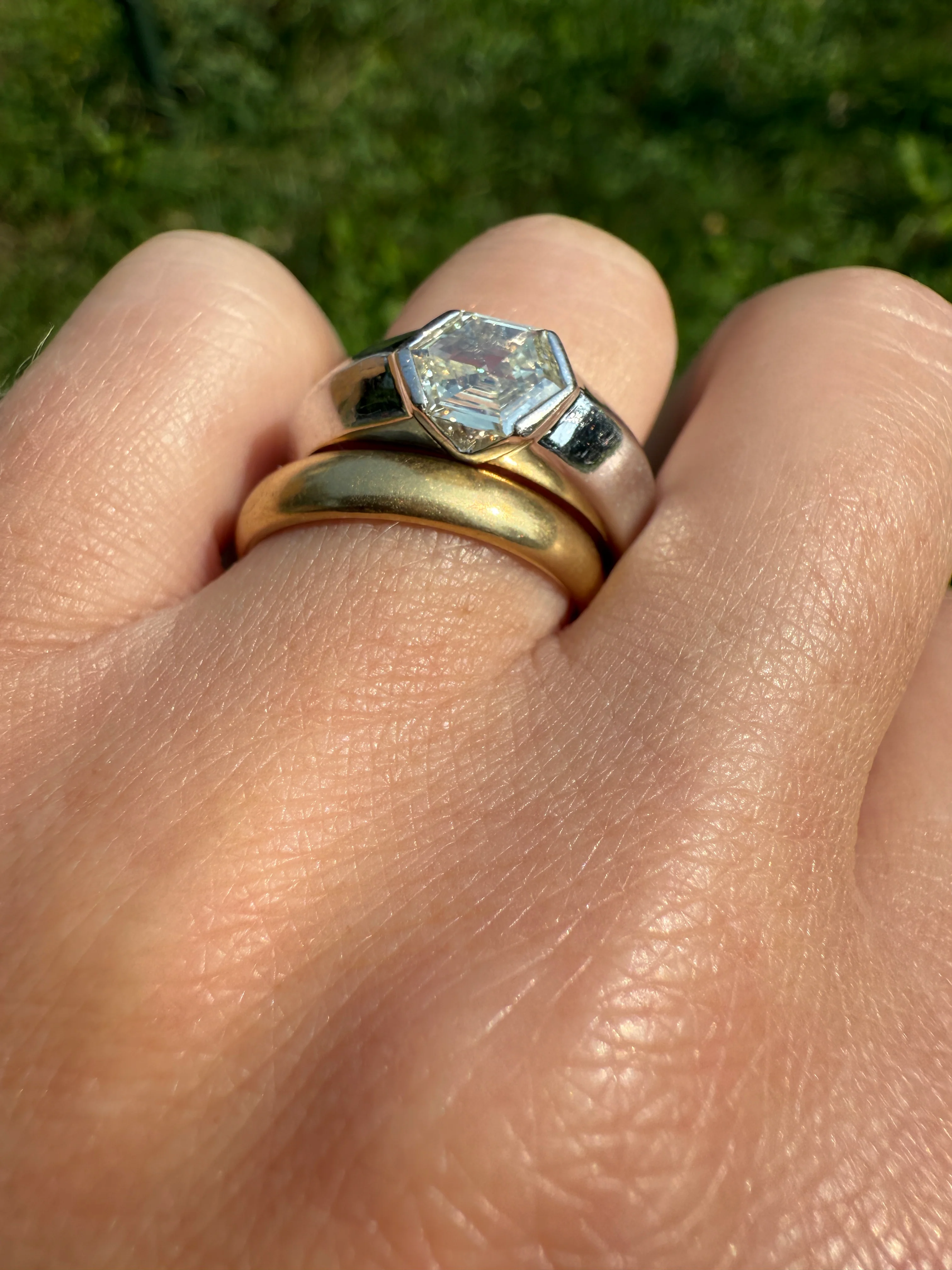 Rare HEXAGON Natural Diamond Pale Yellow French Vintage 18k White Gold Gypsy Ring 9.1g Chunky Sturdy Stacker Unisex Step Cut Beveled Band - Image 2