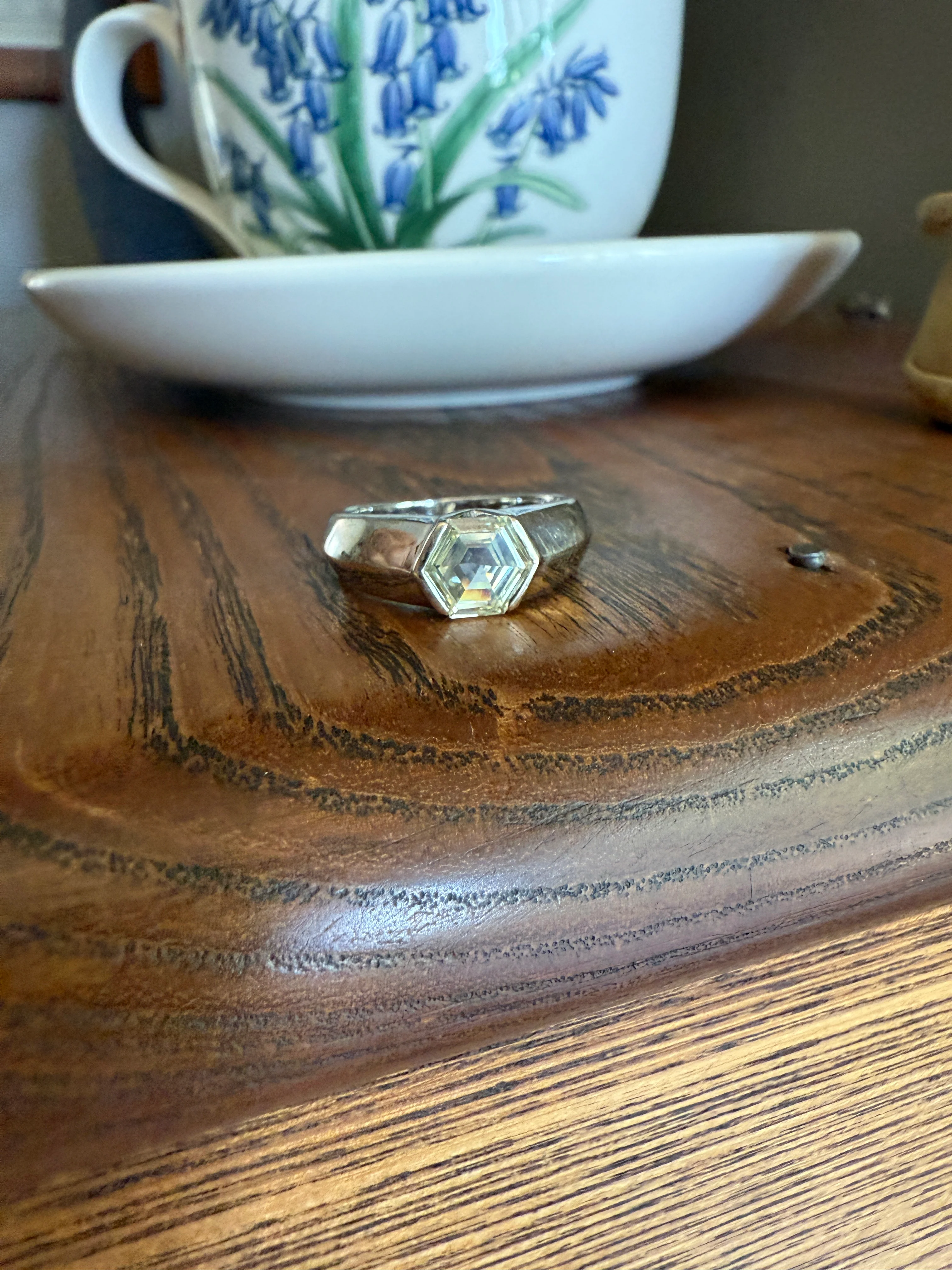 Rare HEXAGON Natural Diamond Pale Yellow French Vintage 18k White Gold Gypsy Ring 9.1g Chunky Sturdy Stacker Unisex Step Cut Beveled Band - Image 29