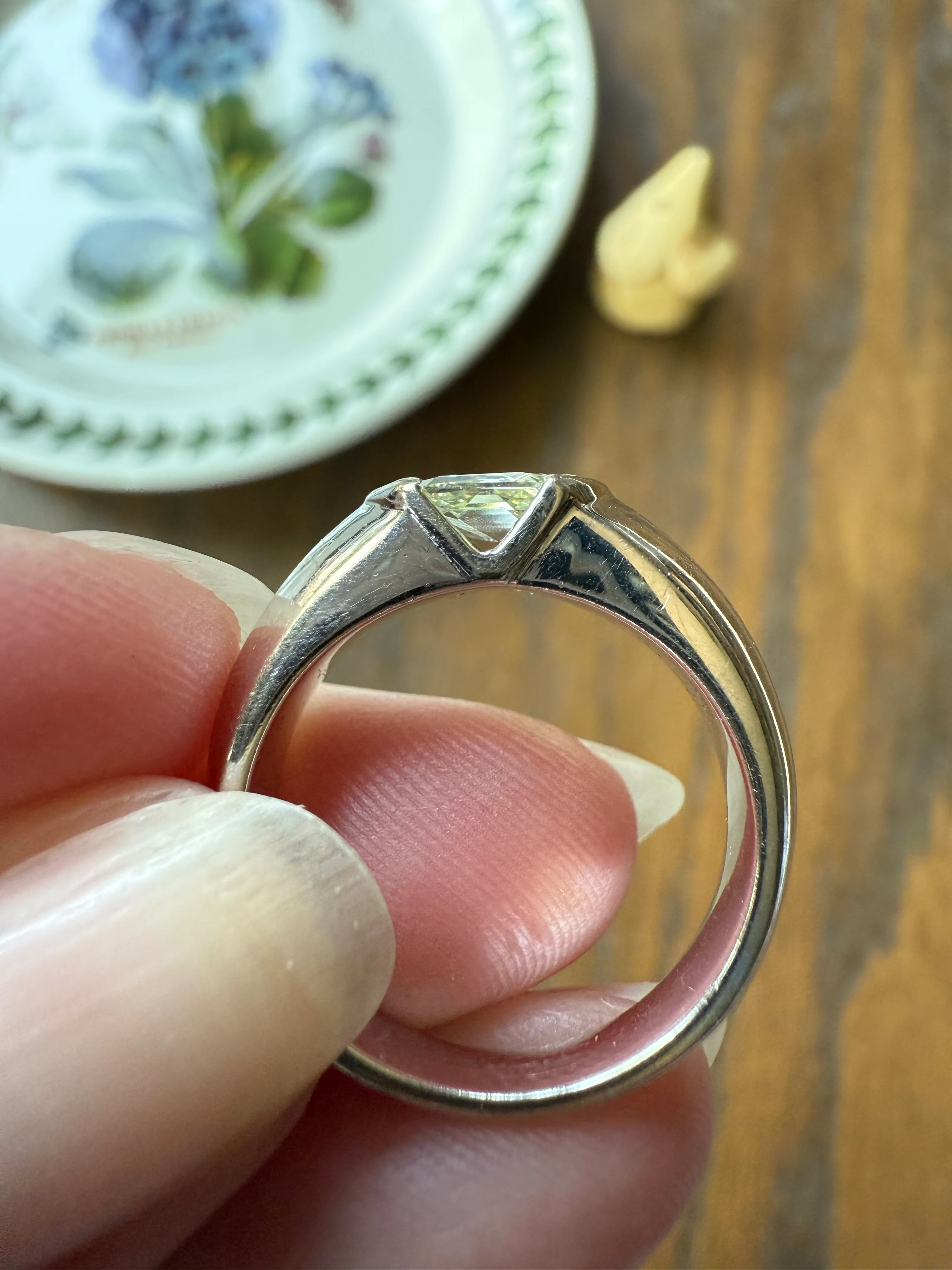 Rare HEXAGON Natural Diamond Pale Yellow French Vintage 18k White Gold Gypsy Ring 9.1g Chunky Sturdy Stacker Unisex Step Cut Beveled Band - Image 8