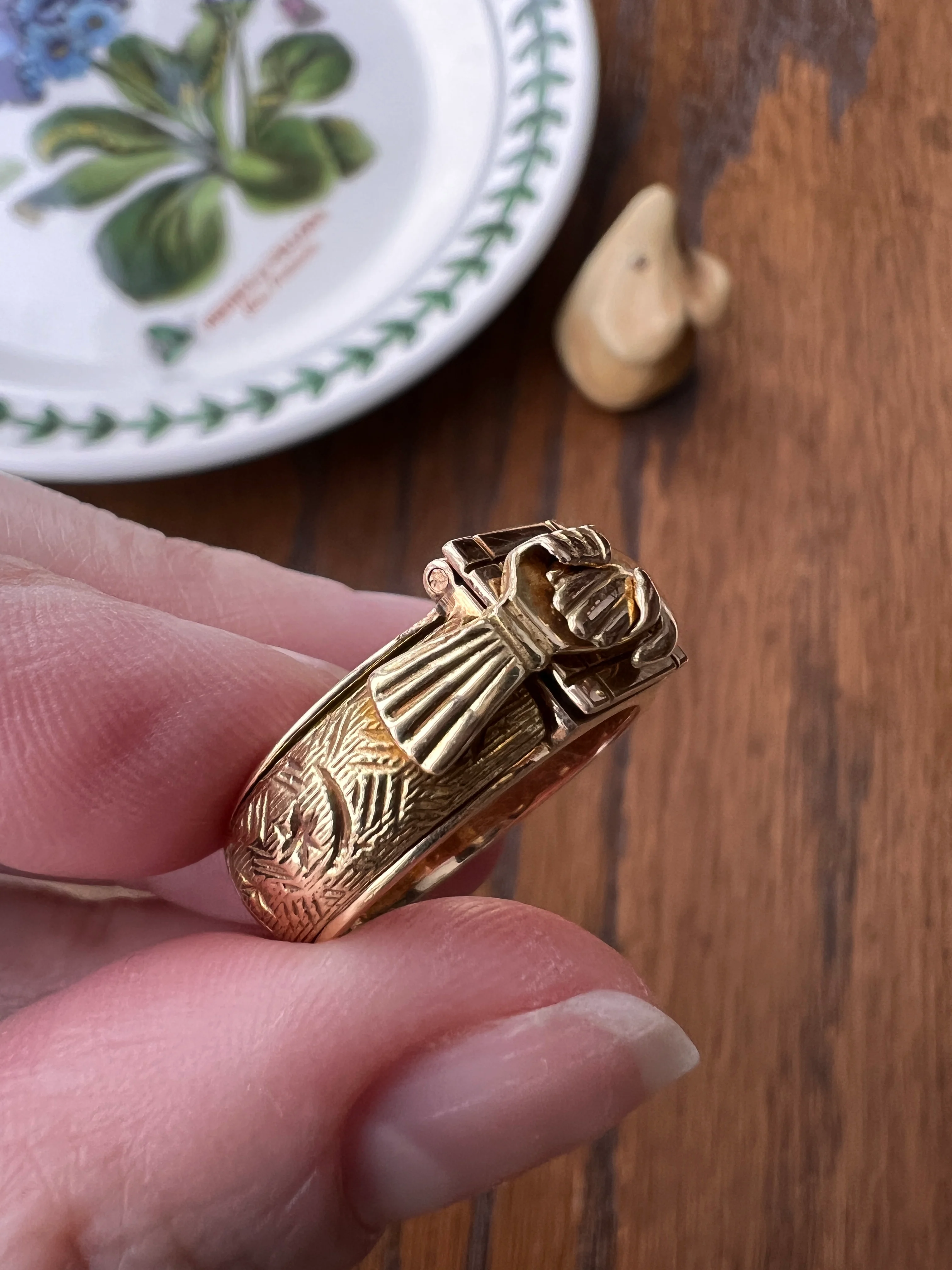 Rare Mazel Tov FEDE Hands Gimmel LOCKET Ring OPENING Secret Panel Doors Vintage to Antique 18k Gold - Image 20