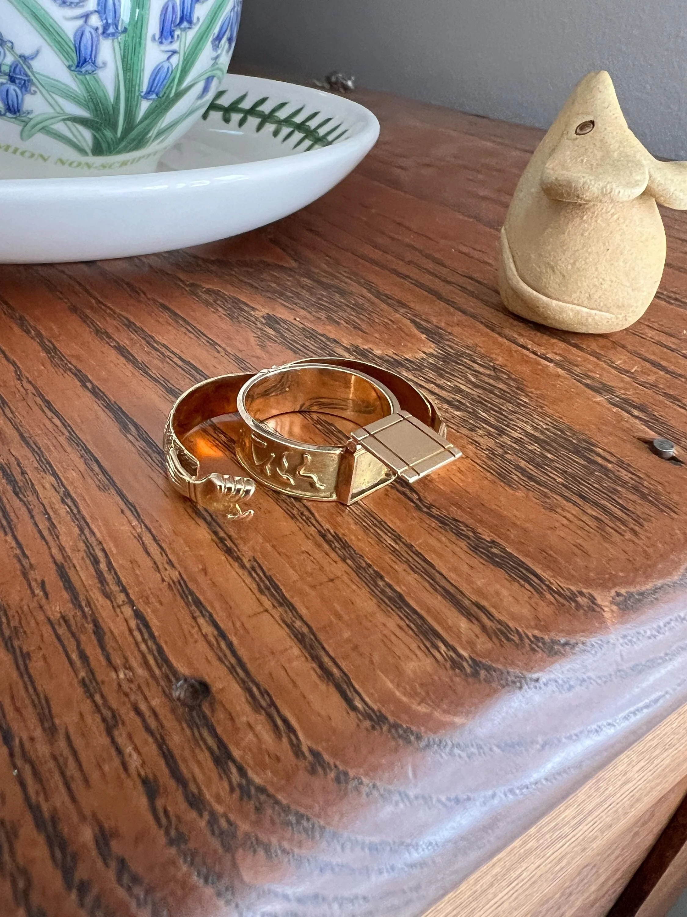 Rare Mazel Tov FEDE Hands Gimmel LOCKET Ring OPENING Secret Panel Doors Vintage to Antique 18k Gold - Image 6