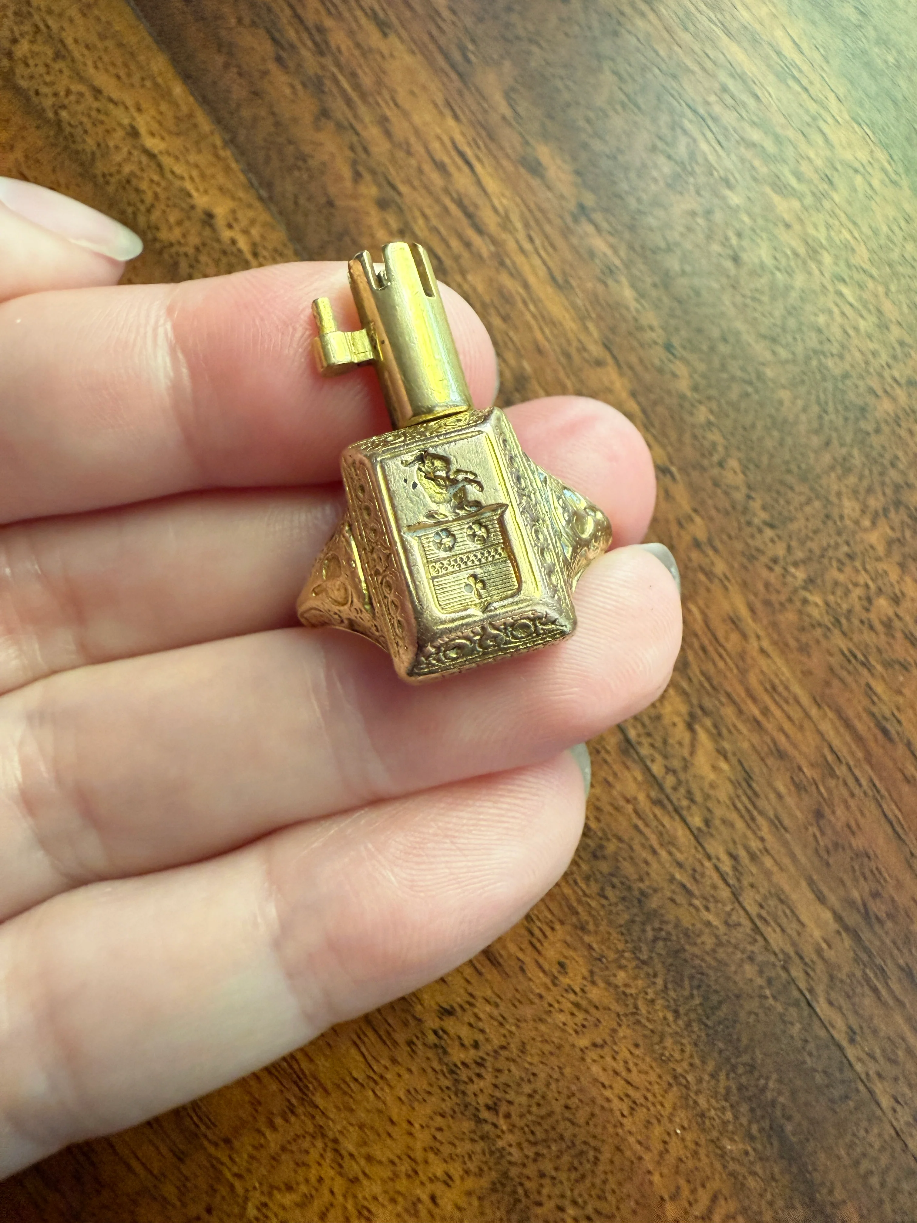 SECRET Hidden Key SIGNET Ring Heraldic Coat of Arms HEAVY 12g 18k Gold Unisex Wax Seal Historic Rare Stacker Ram Benner Crest - Image 14