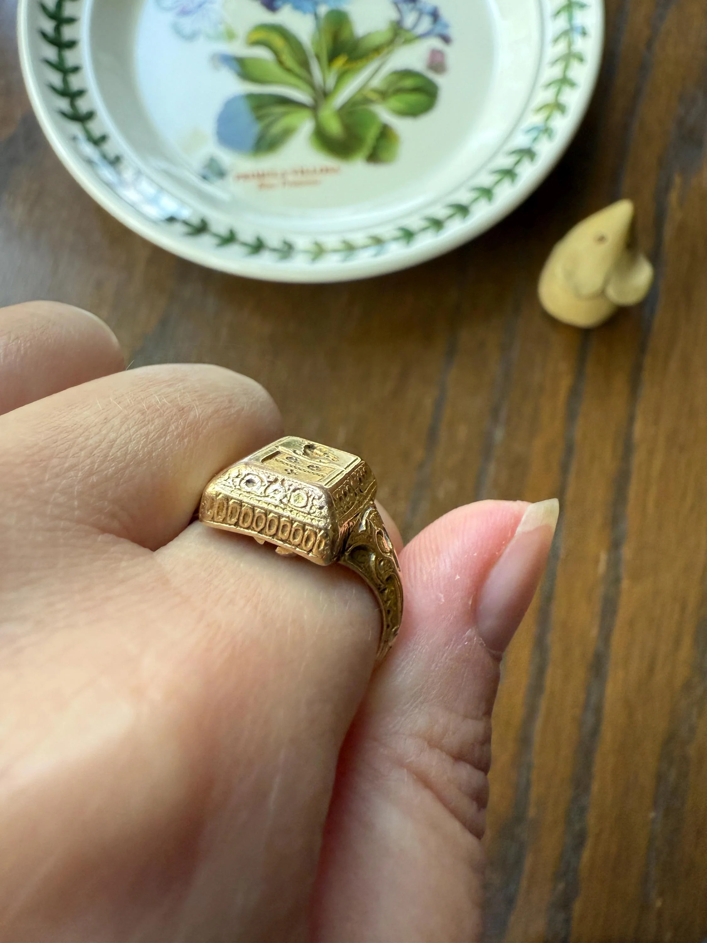 SECRET Hidden Key SIGNET Ring Heraldic Coat of Arms HEAVY 12g 18k Gold Unisex Wax Seal Historic Rare Stacker Ram Benner Crest - Image 5
