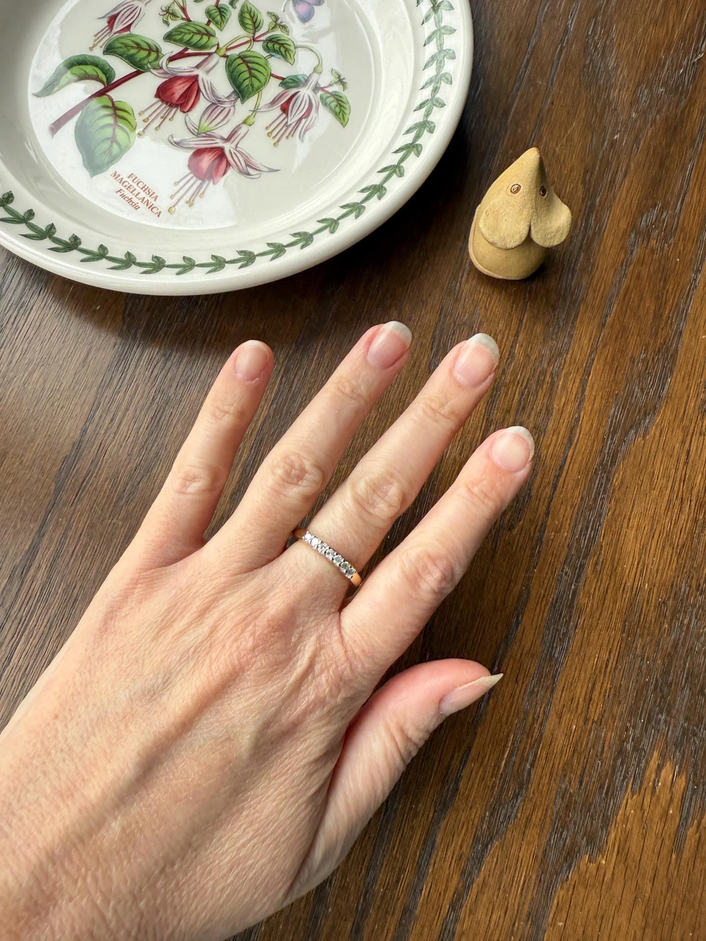 SECRET Je T'Aime Vintage " I Love You " In French Seven Diamond Two Part Hinged 9k Gold Double Band Ring - Image 15