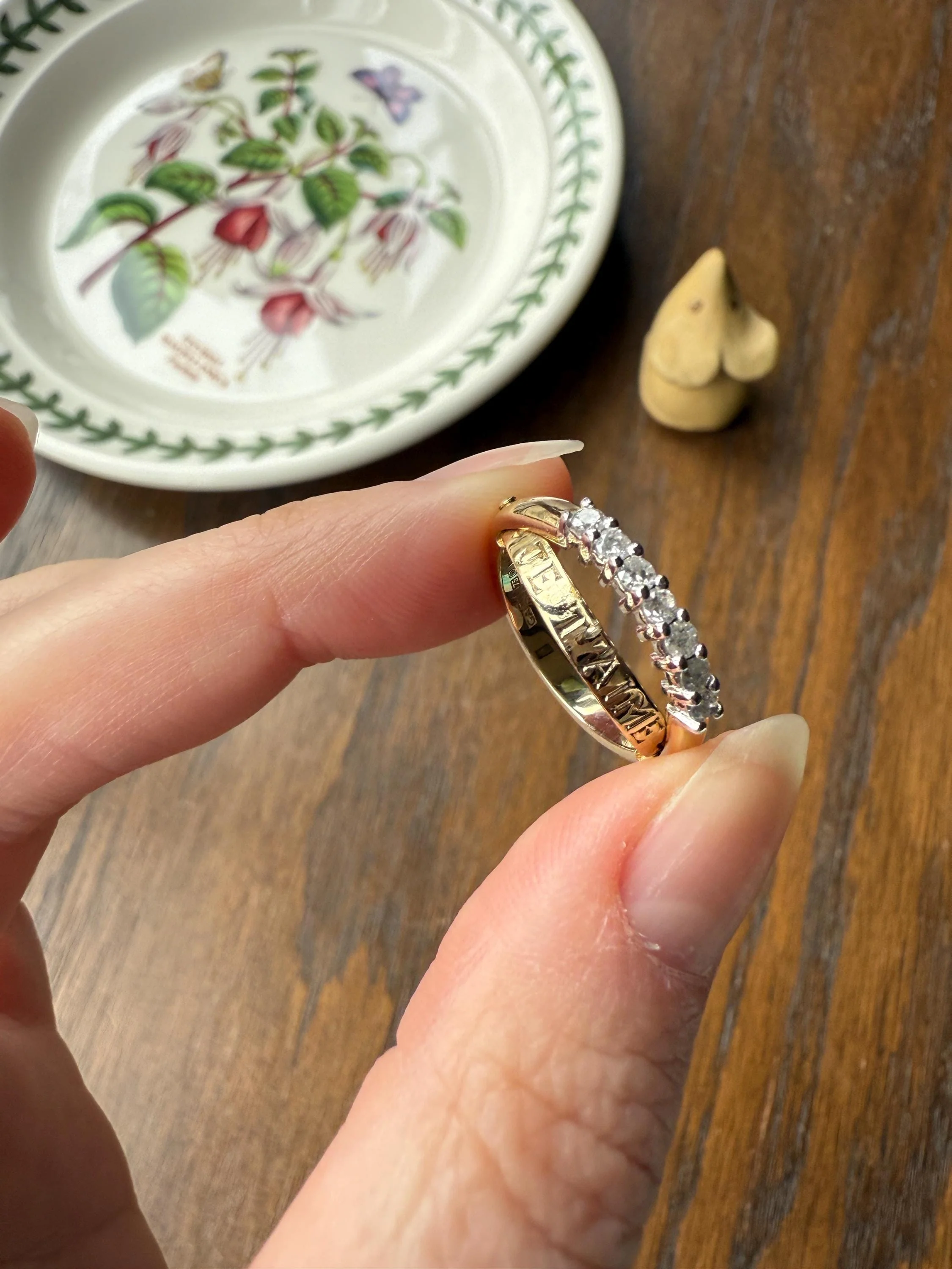 SECRET Je T'Aime Vintage " I Love You " In French Seven Diamond Two Part Hinged 9k Gold Double Band Ring - Image 16
