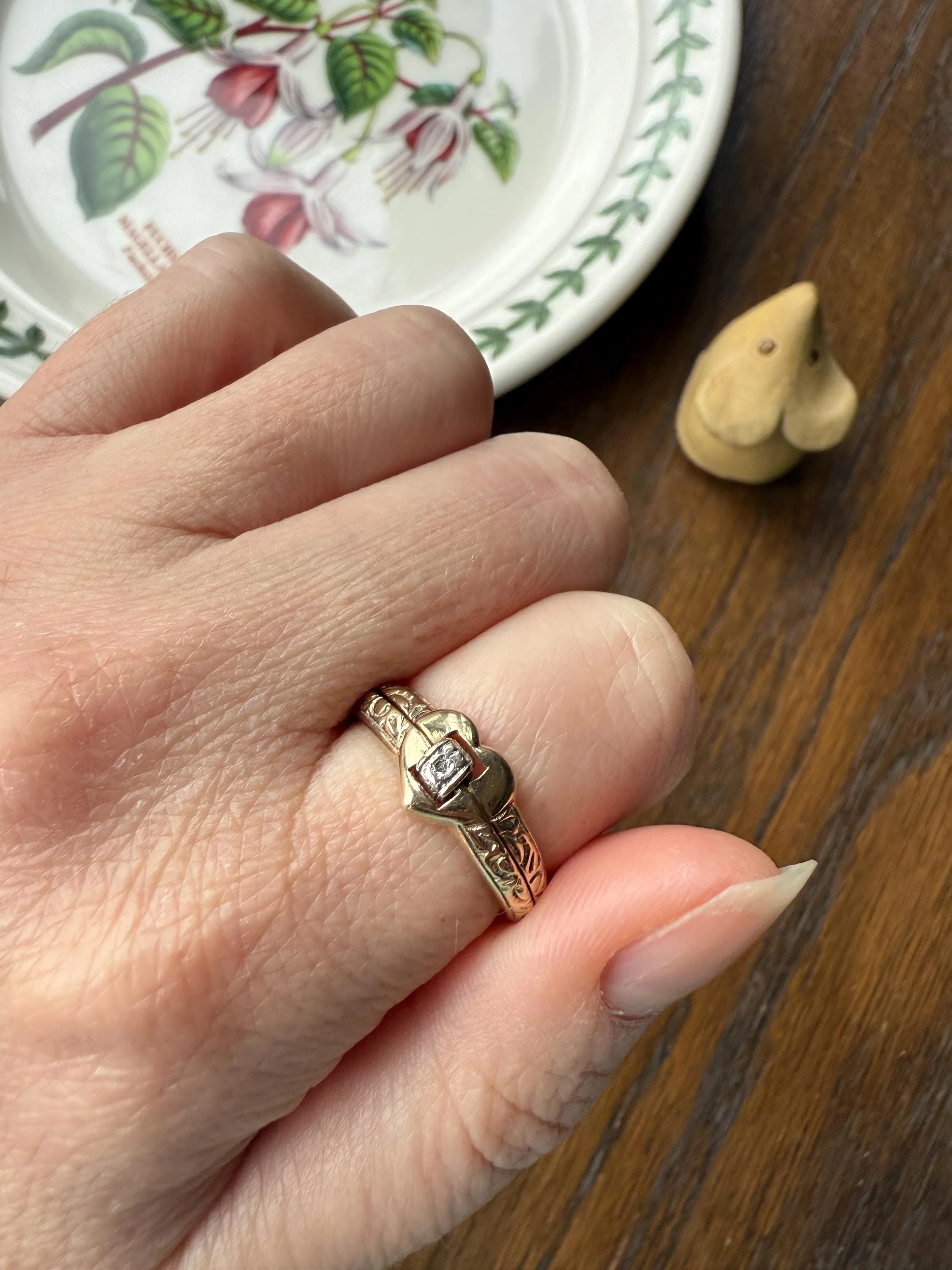 SECRET Vintage HEART " I Love You " Two Part Opening 9k Gold Double Band Ring Diamond Hinged Figural Scrolled Shoulders - Image 11