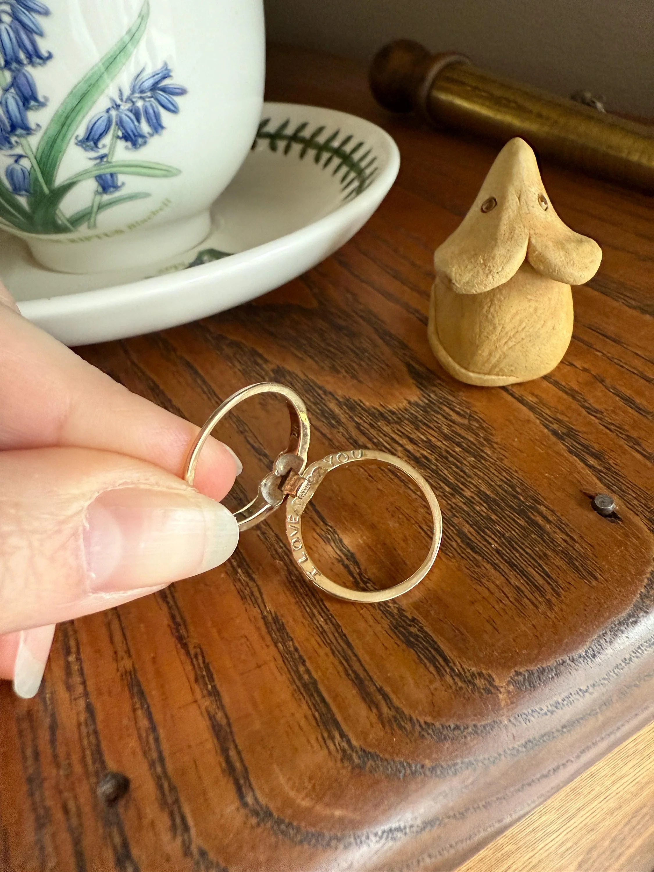 SECRET Vintage HEART " I Love You " Two Part Opening 9k Gold Double Band Ring Diamond Hinged Figural Scrolled Shoulders - Image 3
