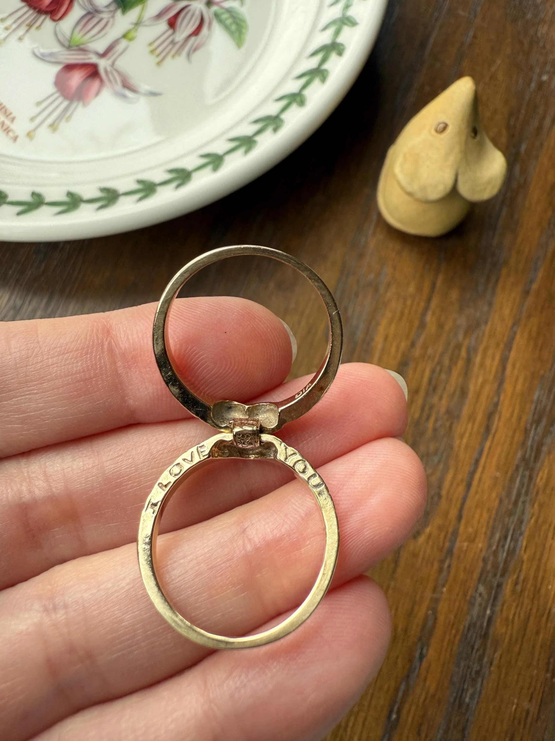 SECRET Vintage HEART " I Love You " Two Part Opening 9k Gold Double Band Ring Diamond Hinged Figural Scrolled Shoulders - Image 7