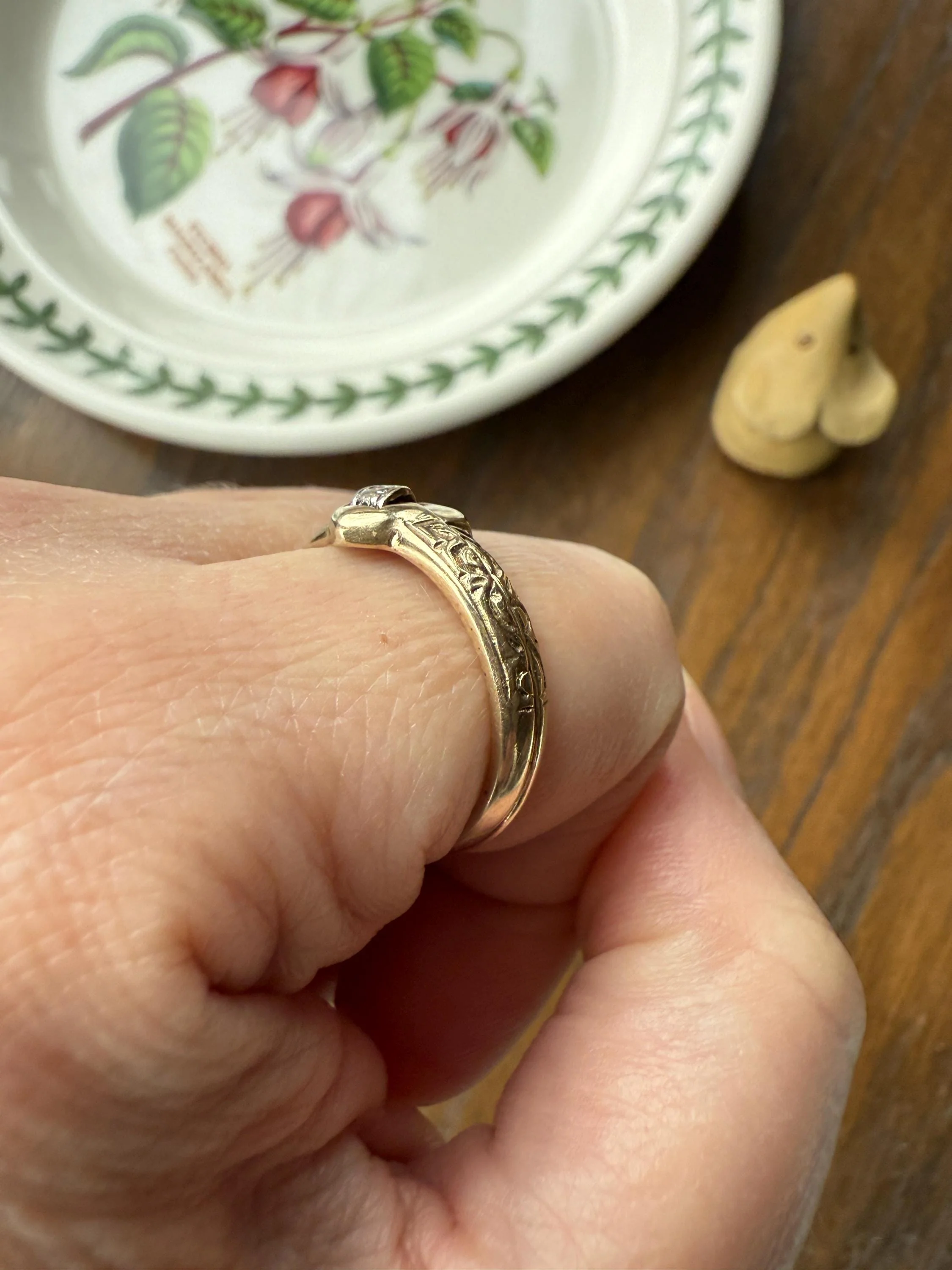 SECRET Vintage HEART " I Love You " Two Part Opening 9k Gold Double Band Ring Diamond Hinged Figural Scrolled Shoulders - Image 8