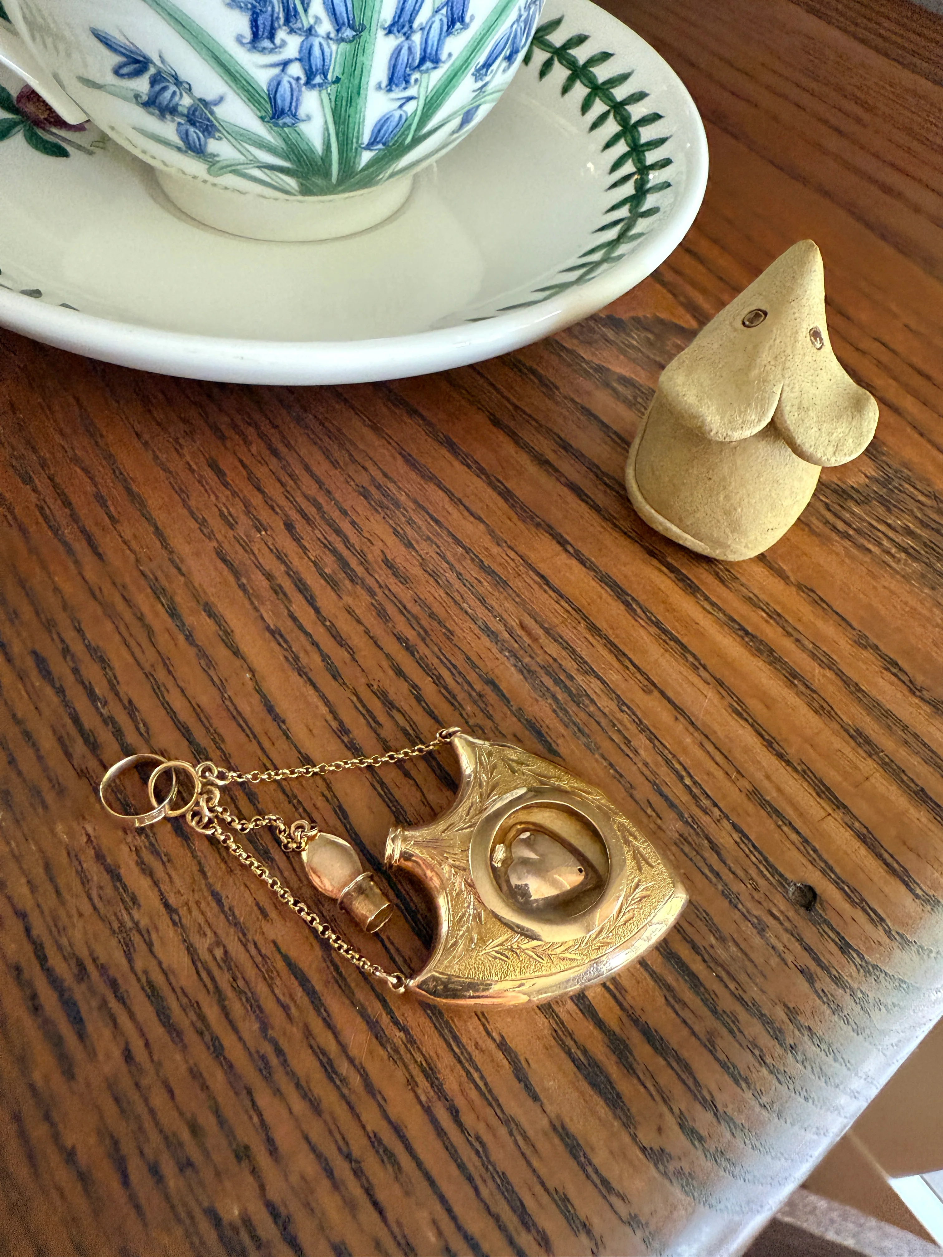 SHIELD w/ HEART Locket Georgian Era Antique FLASK Pendant Figural 18k Gold Large Swedish Vinaigrette w/ Stopper - Image 12