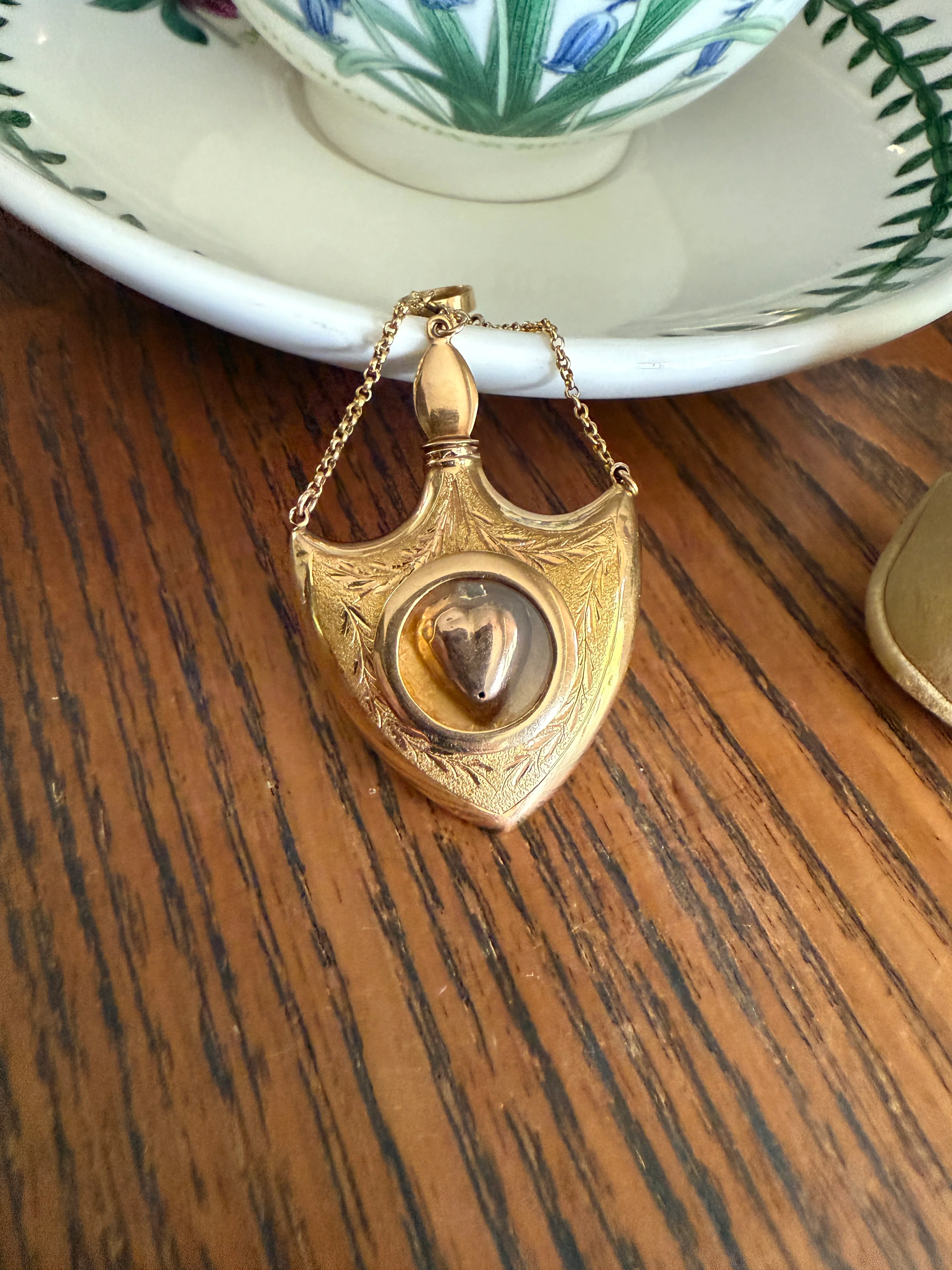 SHIELD w/ HEART Locket Georgian Era Antique FLASK Pendant Figural 18k Gold Large Swedish Vinaigrette w/ Stopper - Image 13