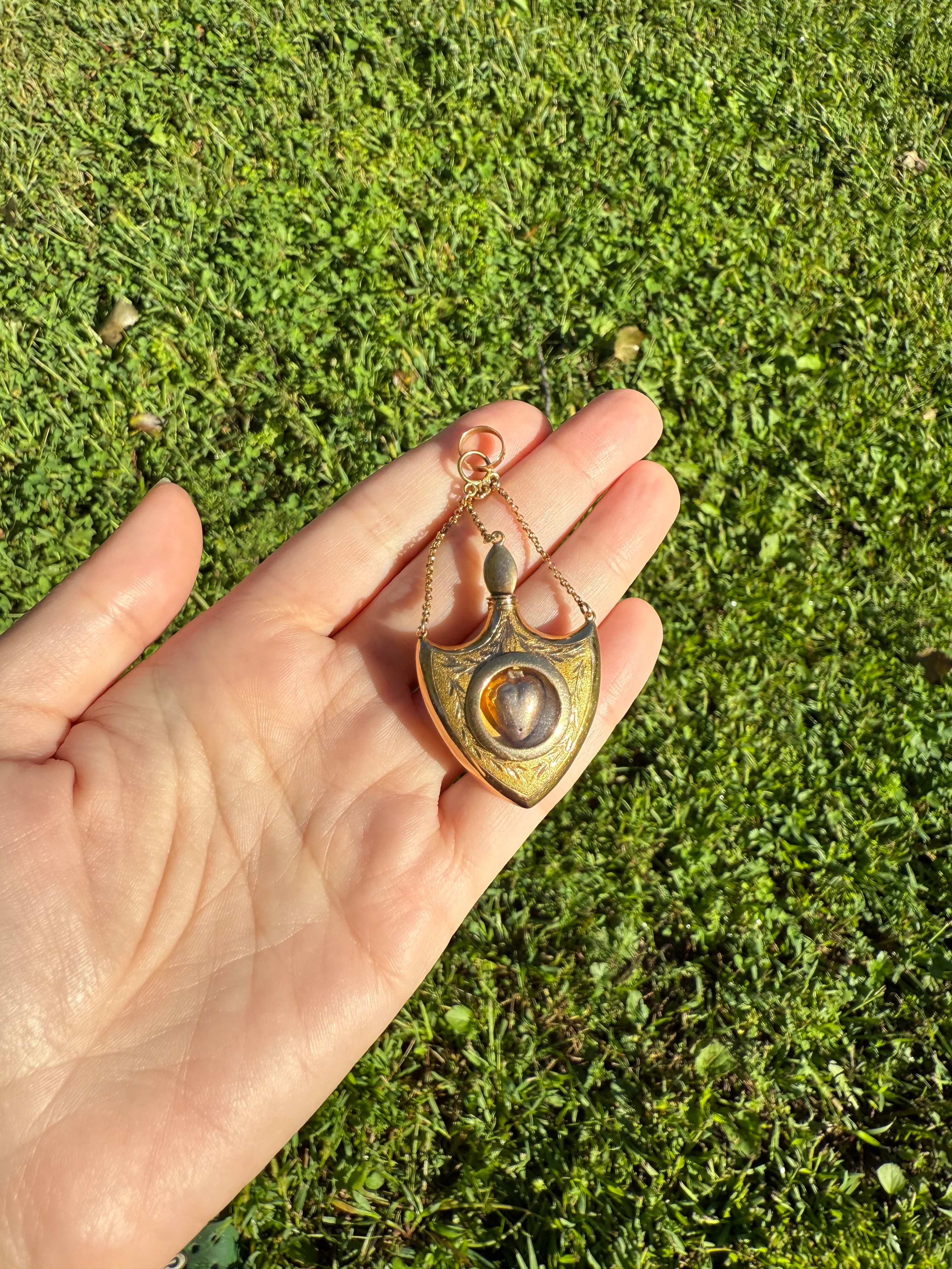 SHIELD w/ HEART Locket Georgian Era Antique FLASK Pendant Figural 18k Gold Large Swedish Vinaigrette w/ Stopper - Image 16