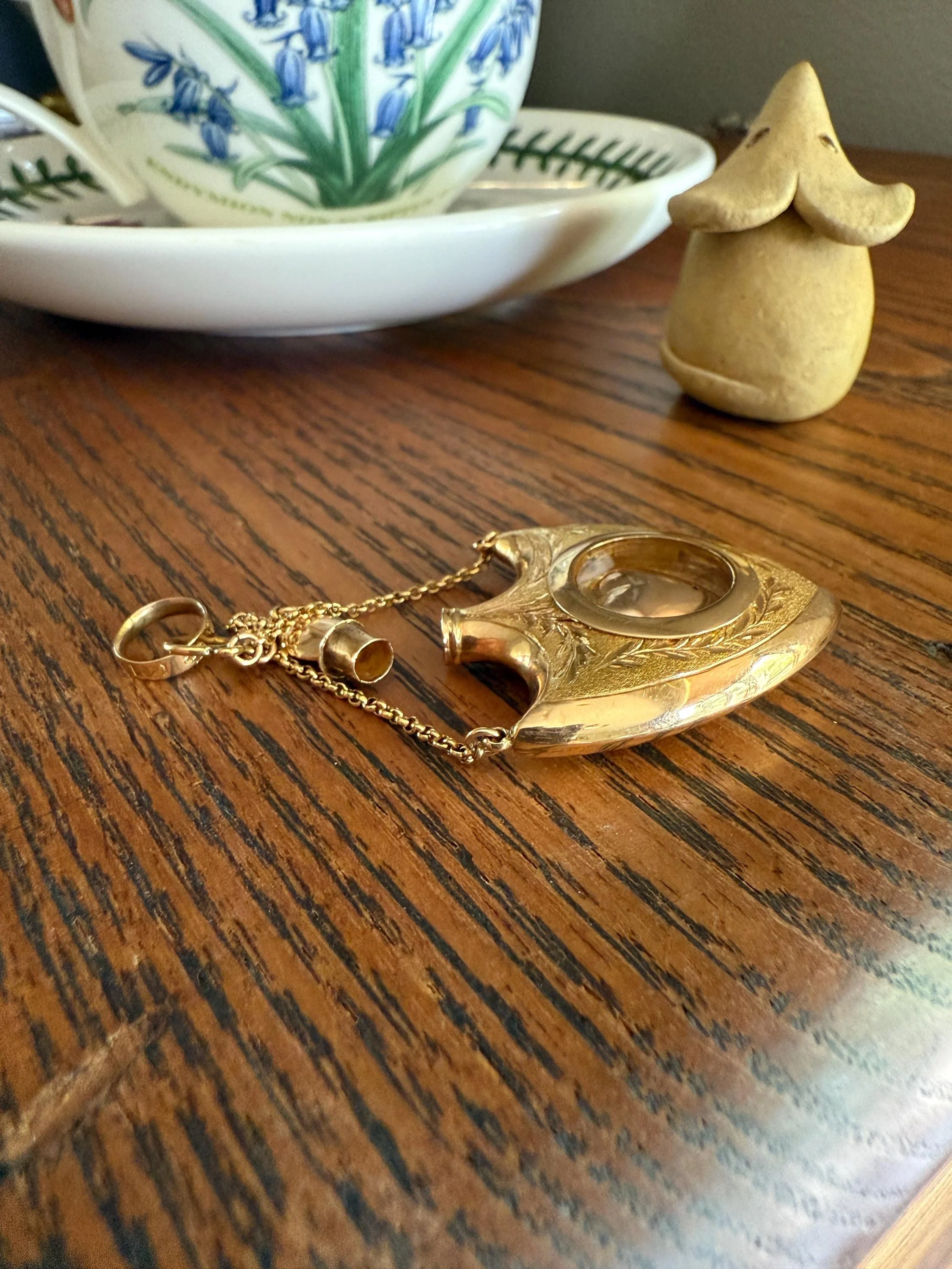 SHIELD w/ HEART Locket Georgian Era Antique FLASK Pendant Figural 18k Gold Large Swedish Vinaigrette w/ Stopper - Image 4