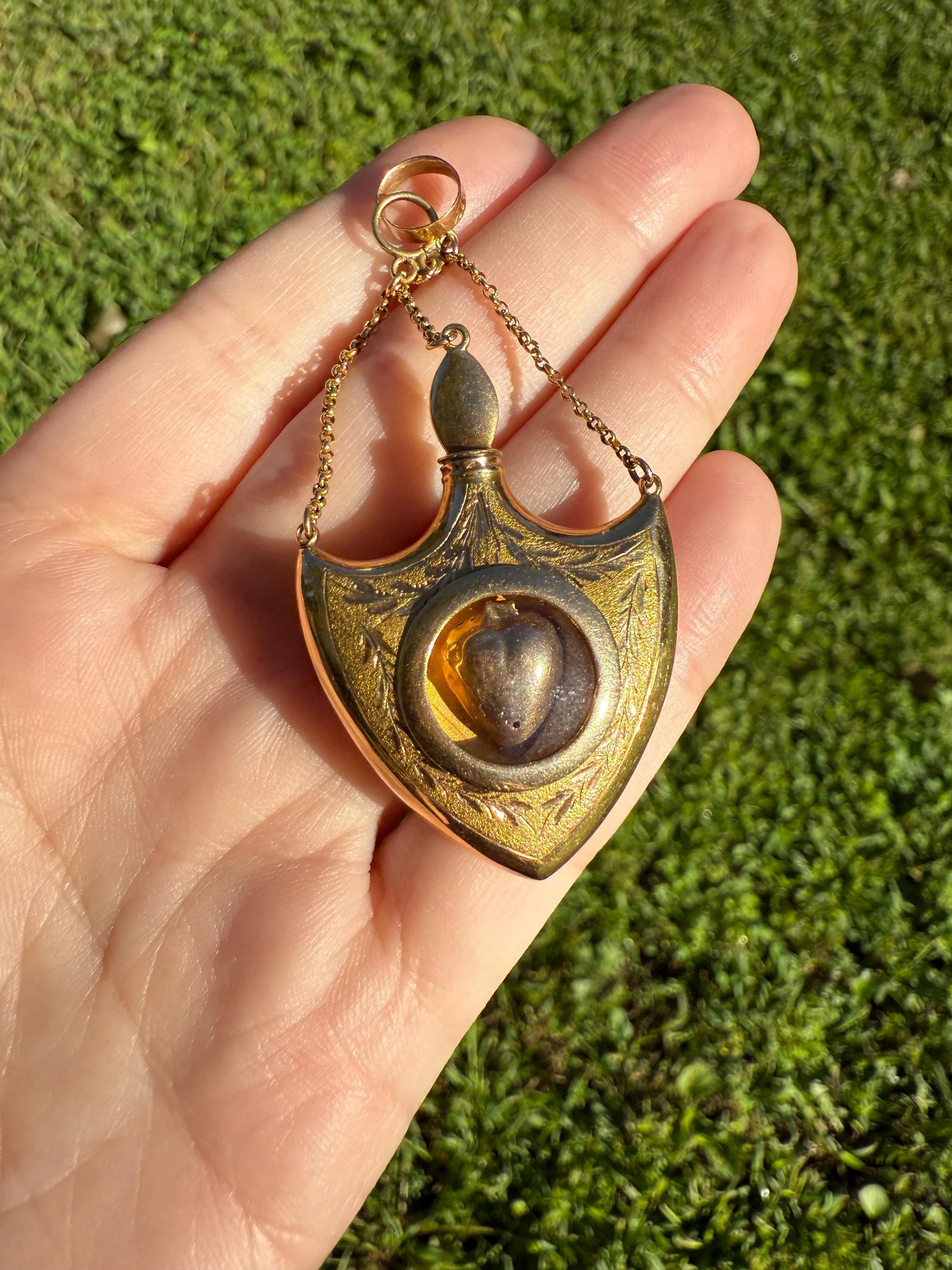 SHIELD w/ HEART Locket Georgian Era Antique FLASK Pendant Figural 18k Gold Large Swedish Vinaigrette w/ Stopper - Image 6