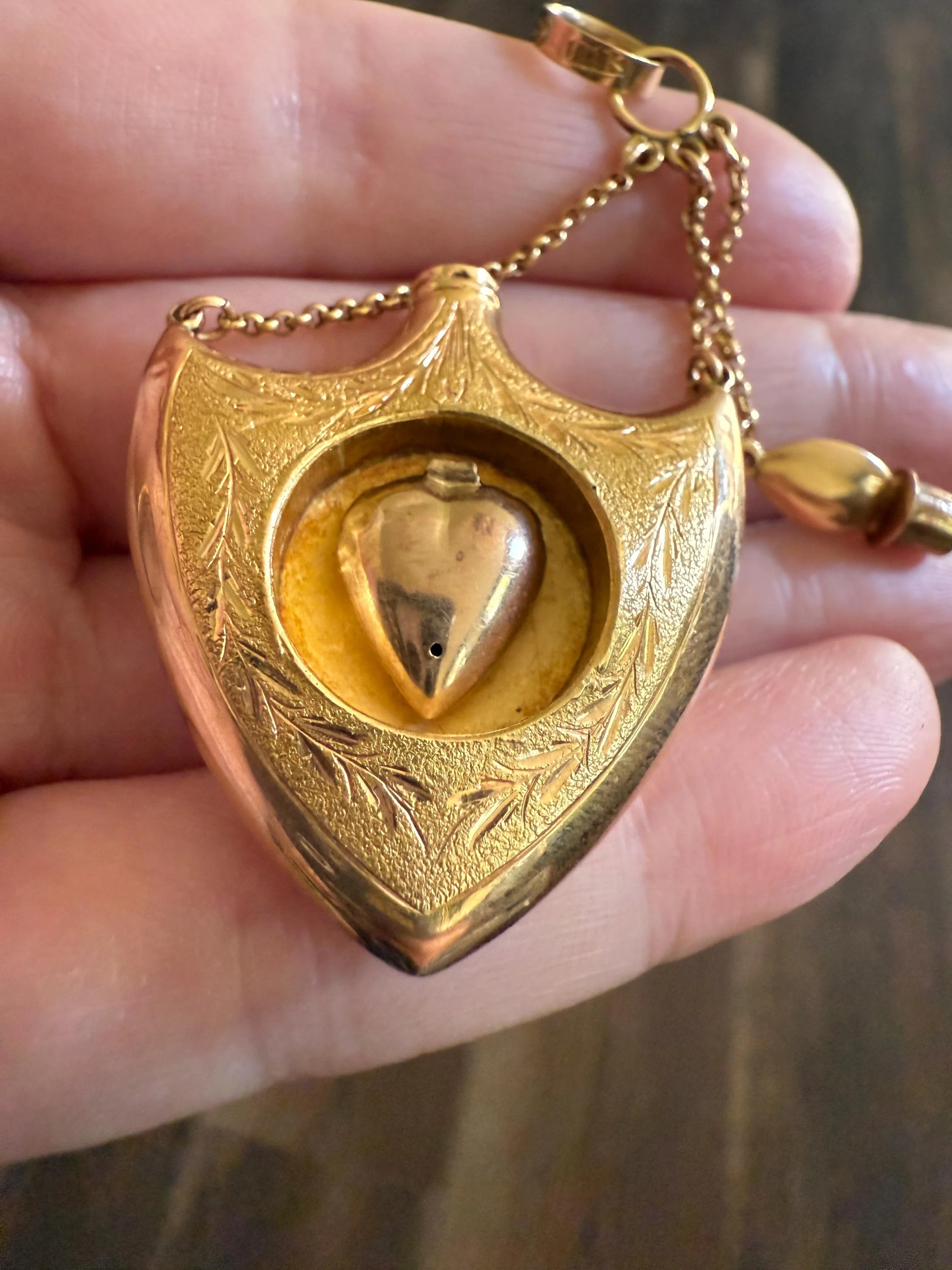 SHIELD w/ HEART Locket Georgian Era Antique FLASK Pendant Figural 18k Gold Large Swedish Vinaigrette w/ Stopper - Image 7