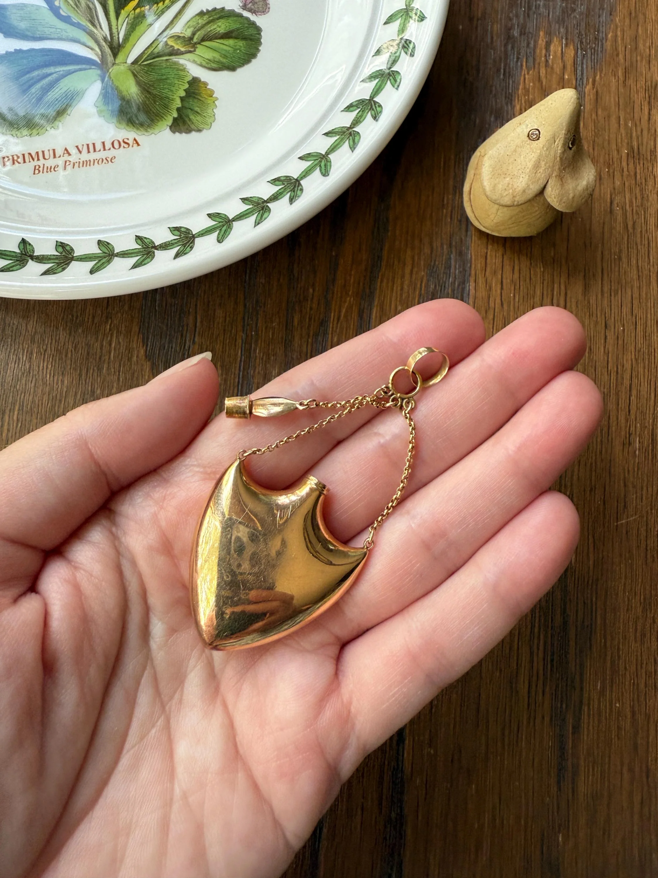 SHIELD w/ HEART Locket Georgian Era Antique FLASK Pendant Figural 18k Gold Large Swedish Vinaigrette w/ Stopper - Image 9